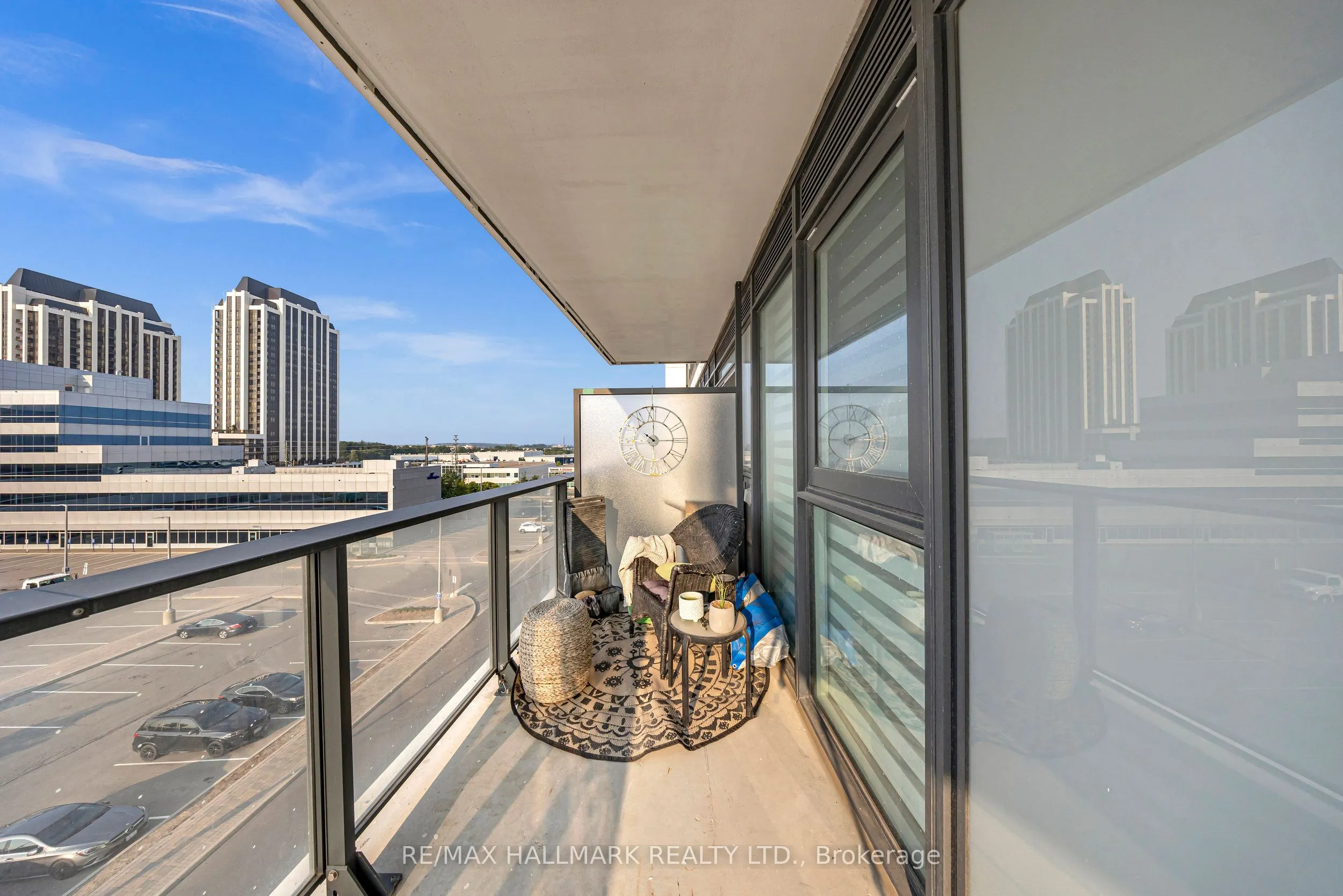 9000 Jane Street, #427