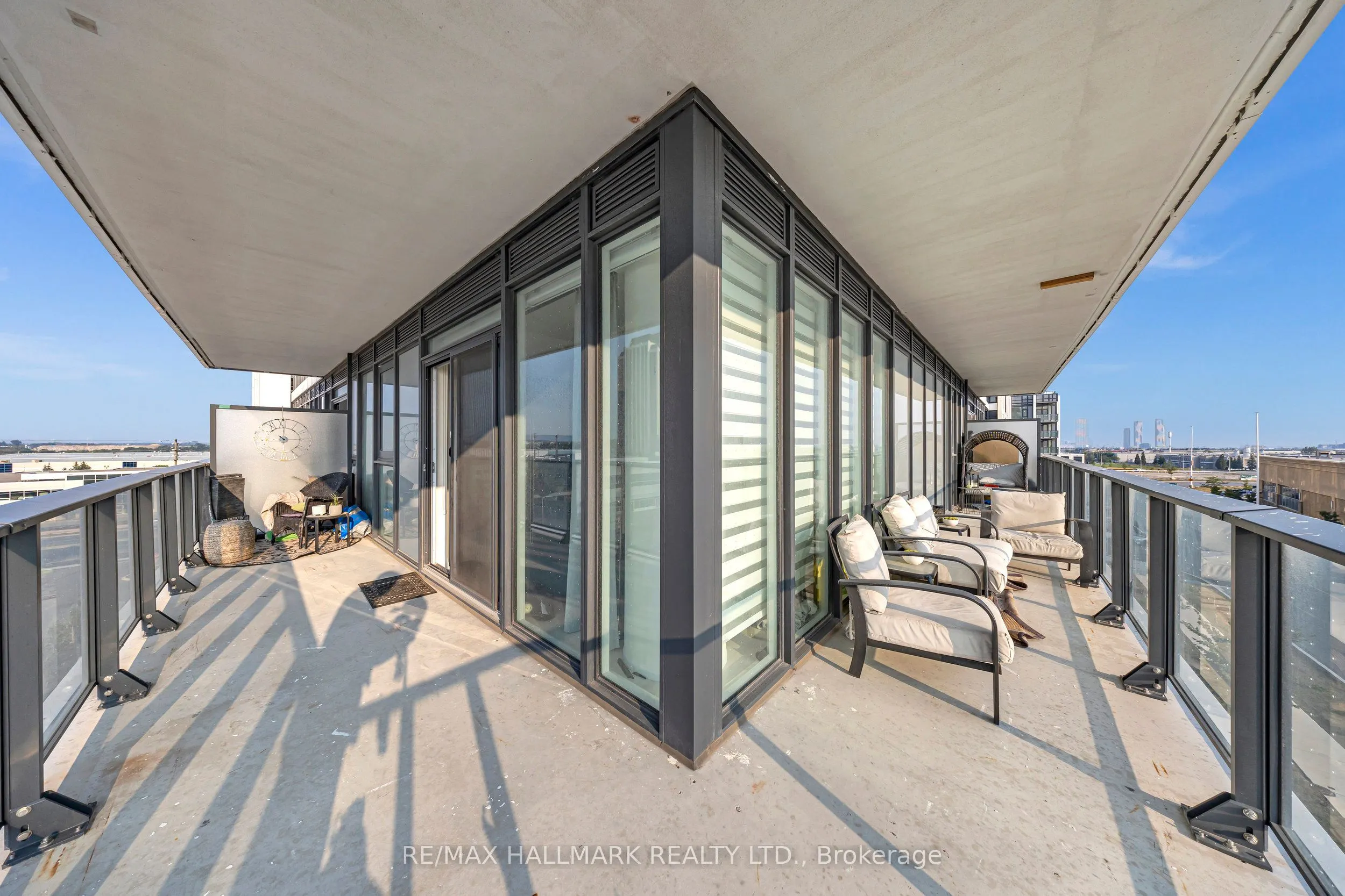 9000 Jane Street, #427