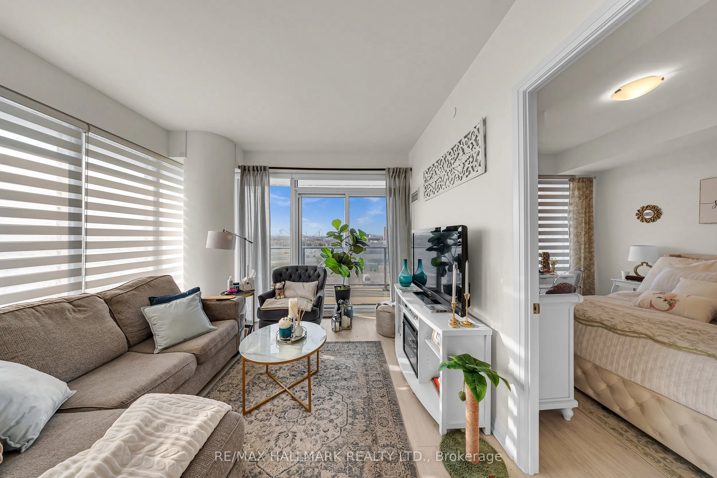 9000 Jane Street, #427