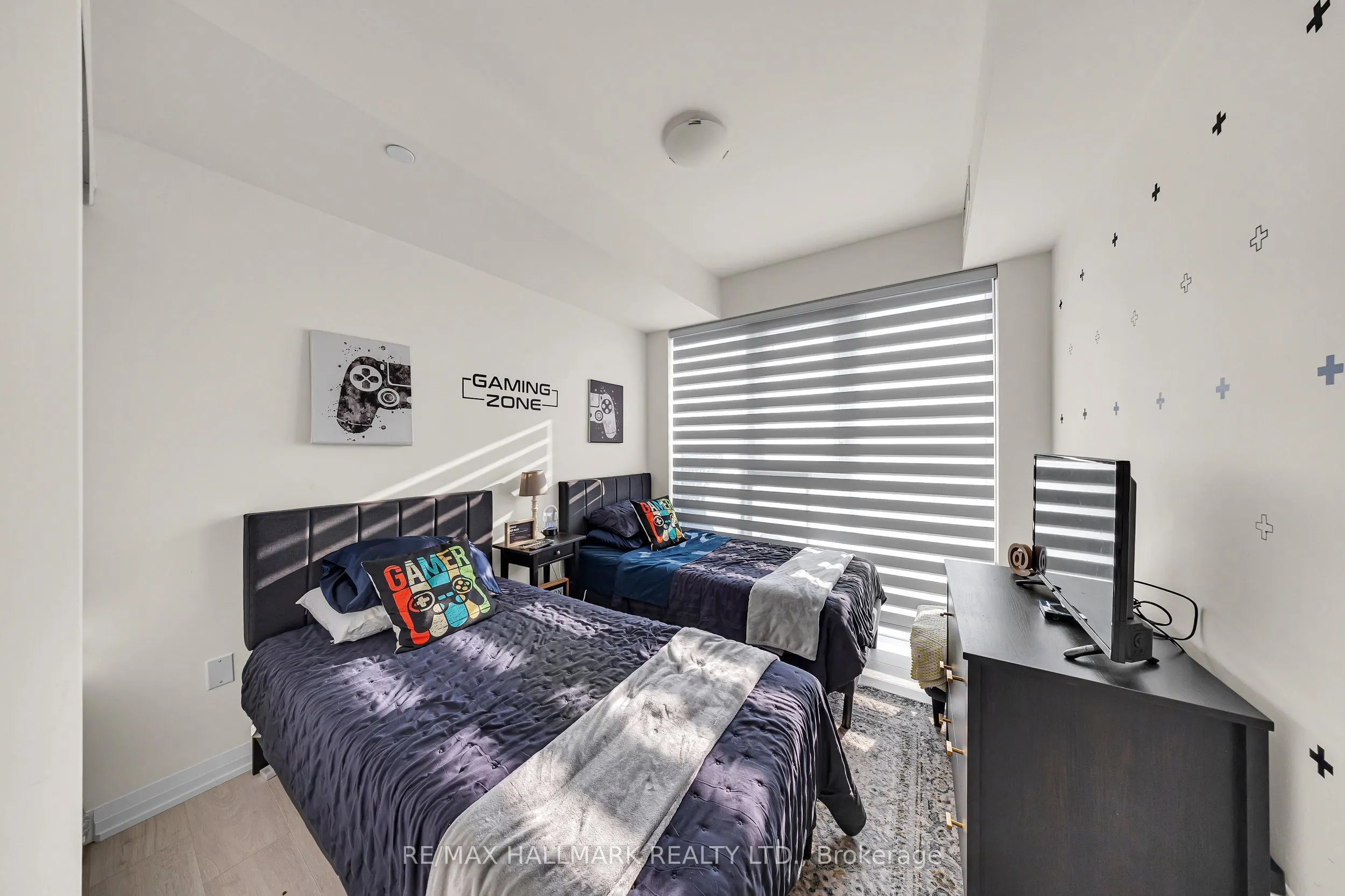 9000 Jane Street, #427
