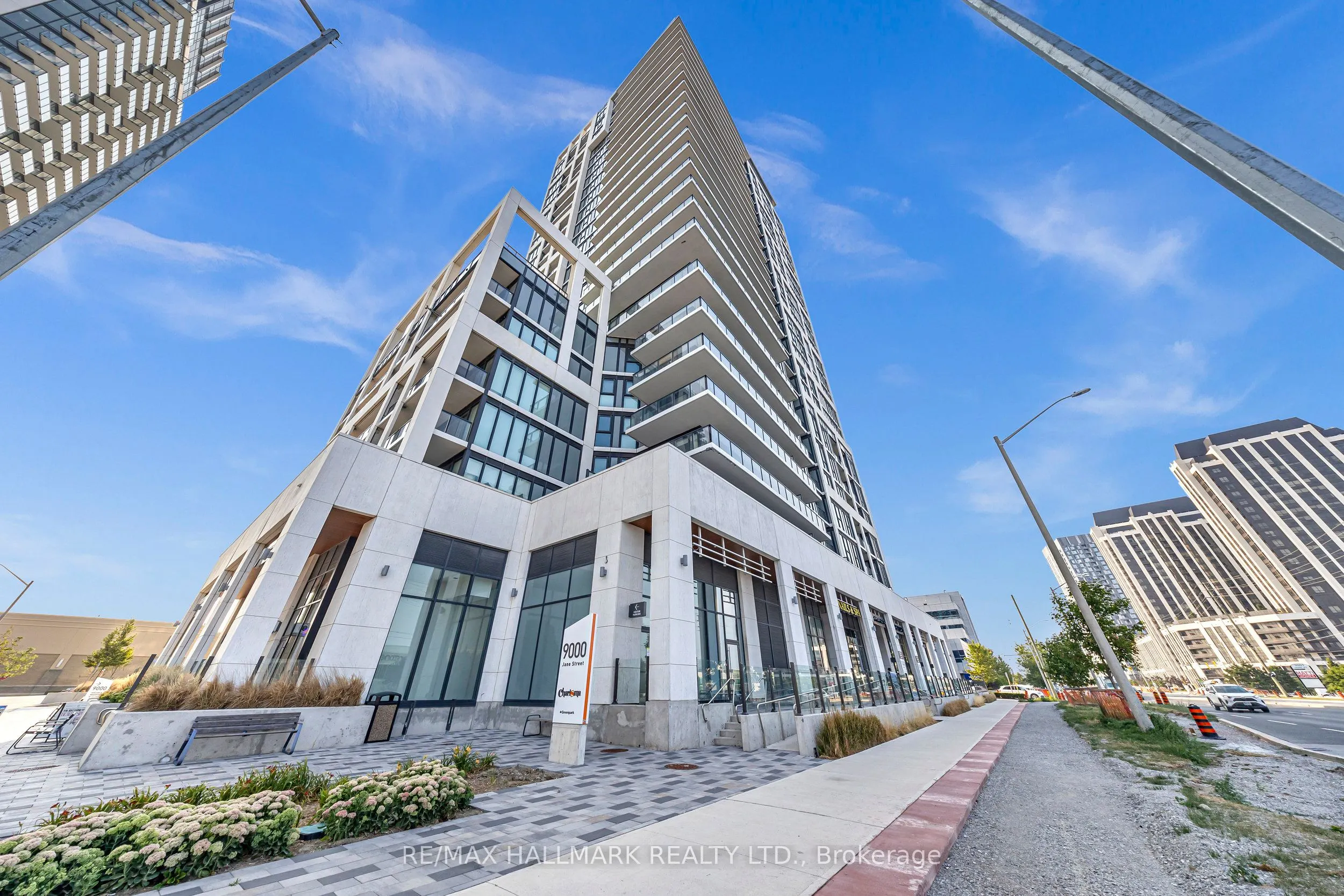 9000 Jane Street, #427