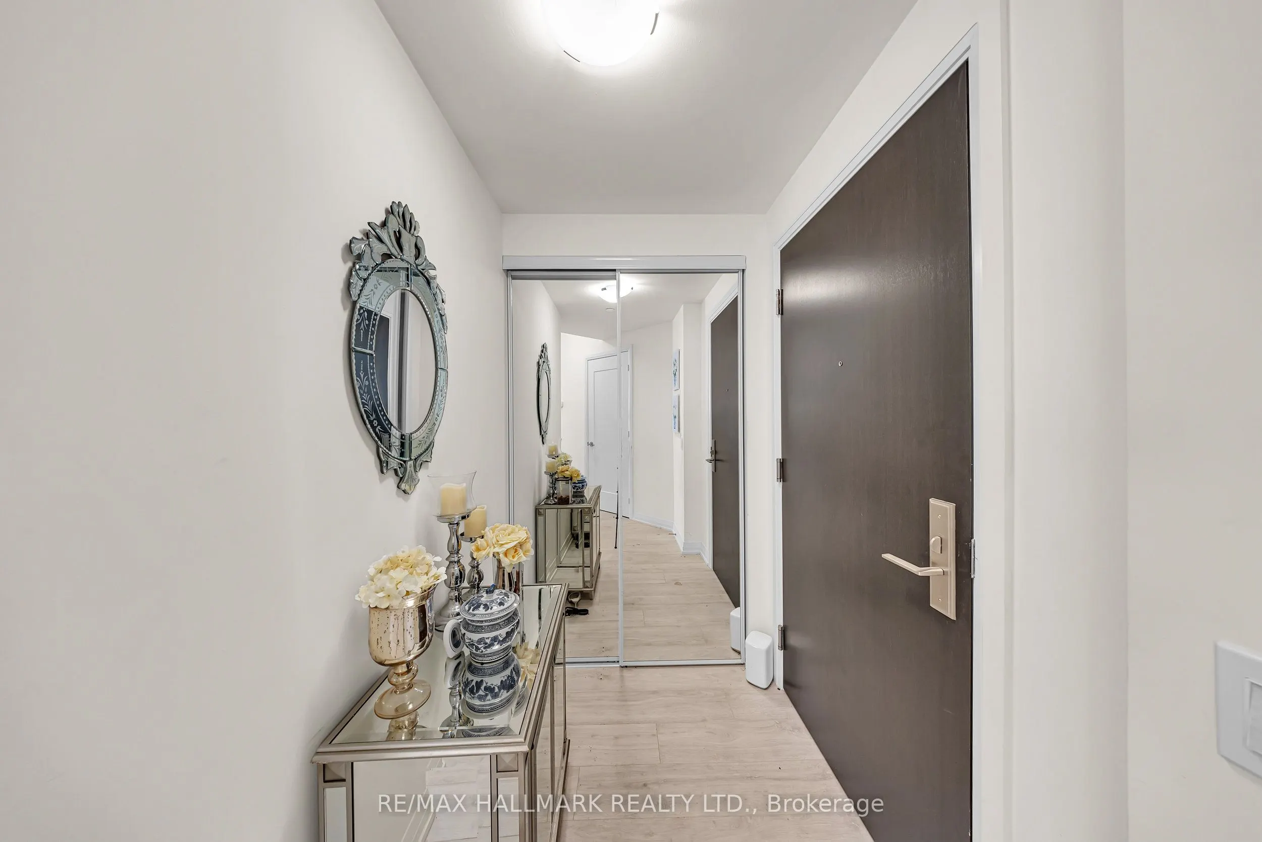 9000 Jane Street, #427