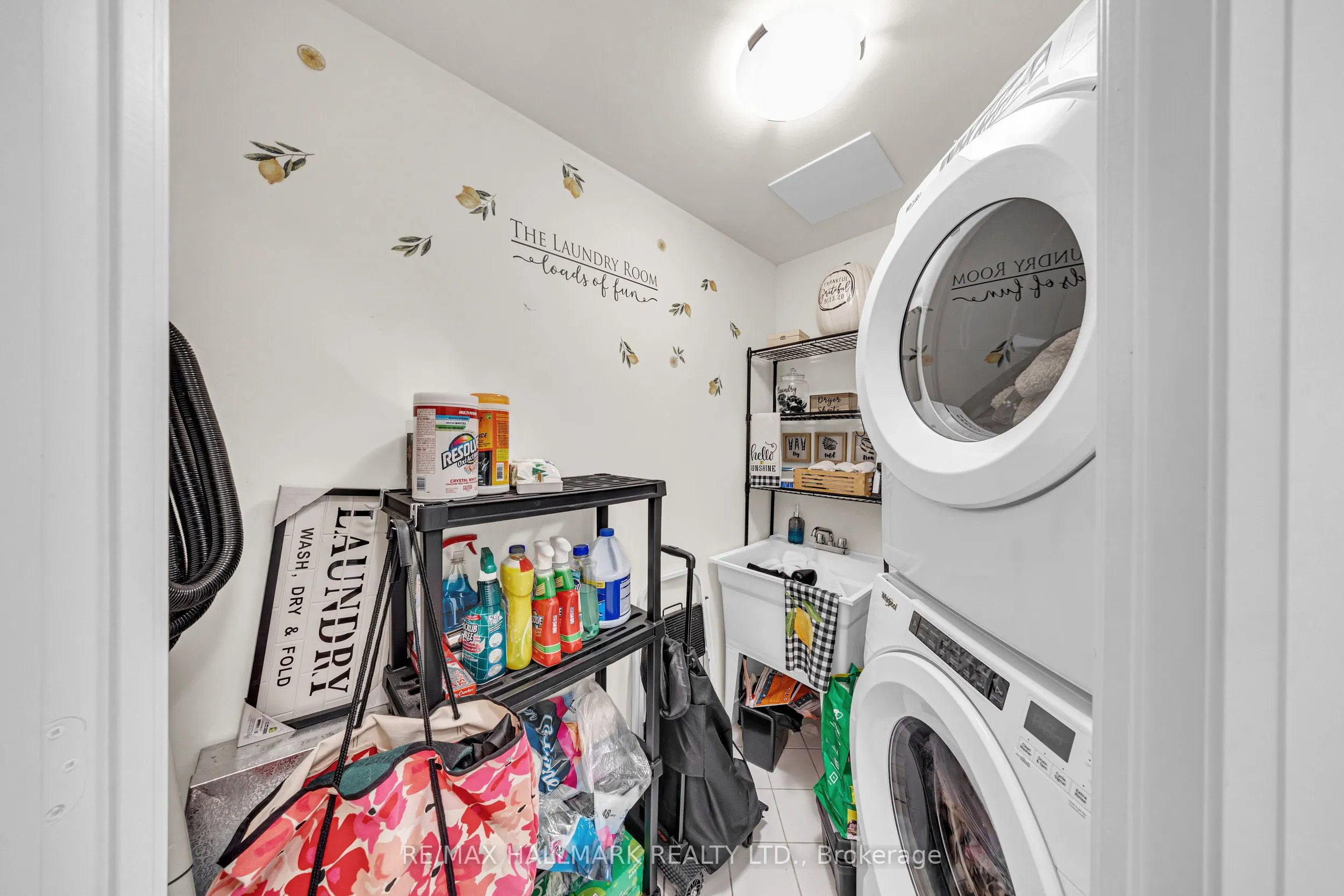 9000 Jane Street, #427