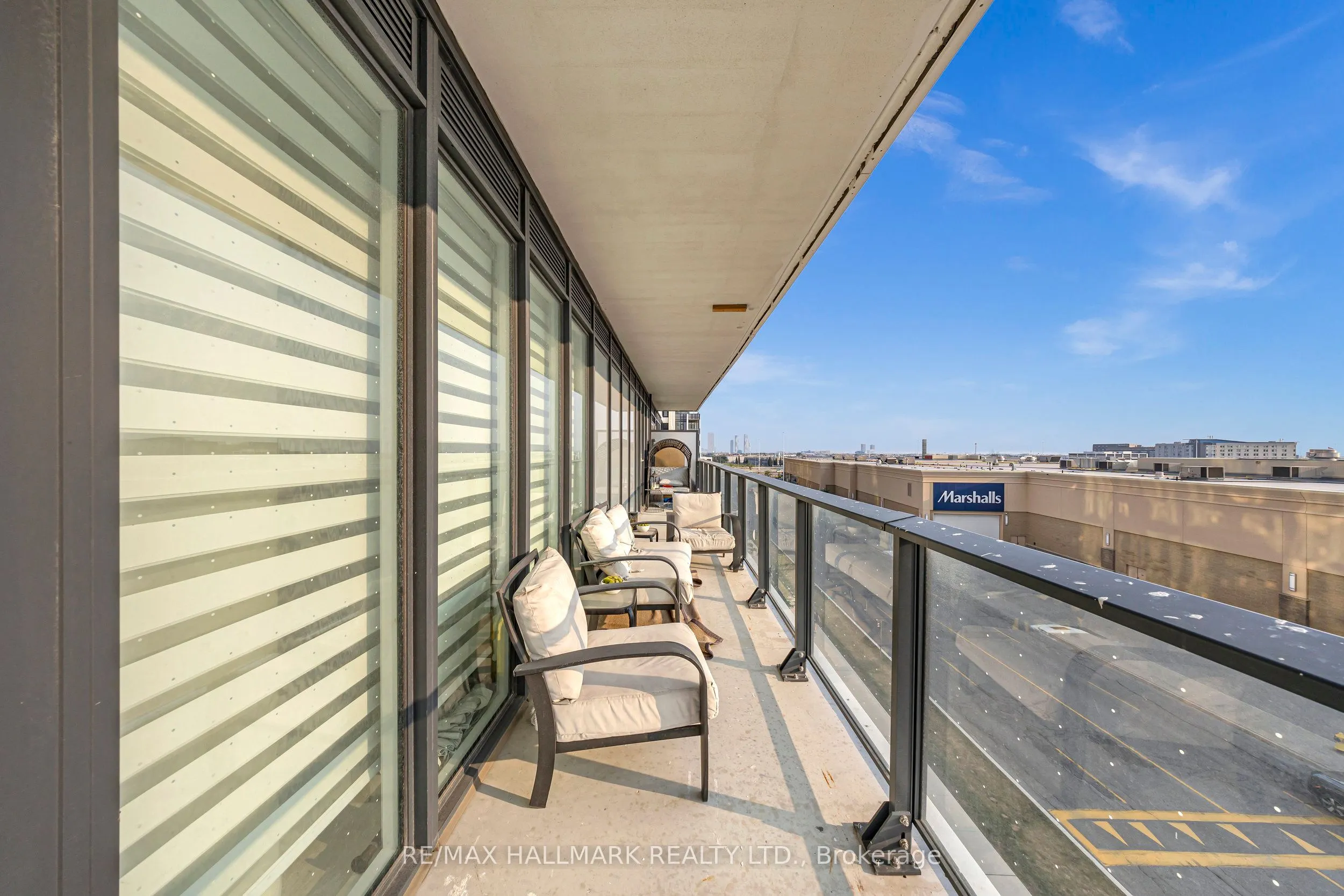 9000 Jane Street, #427