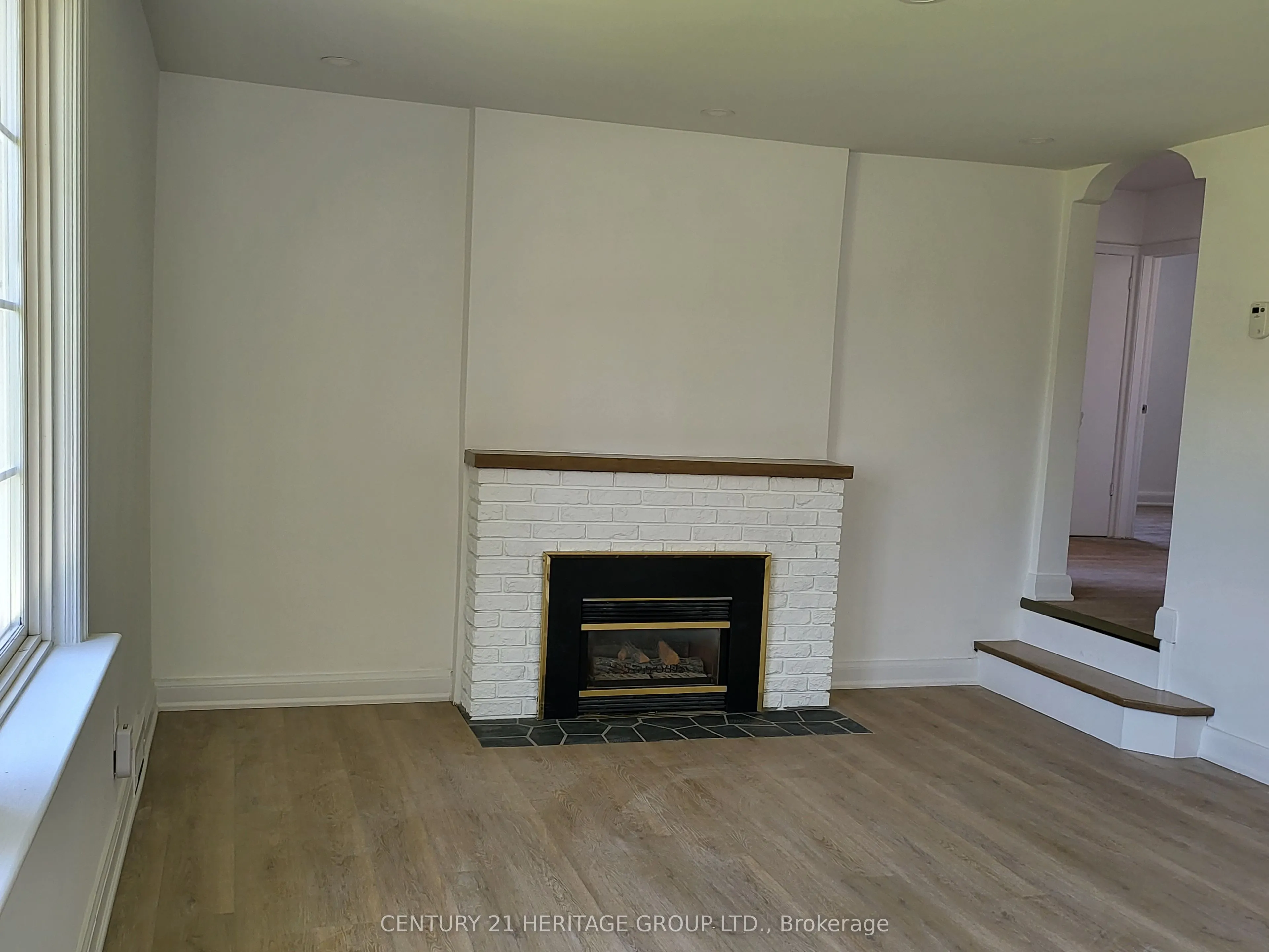 165 Church Street S