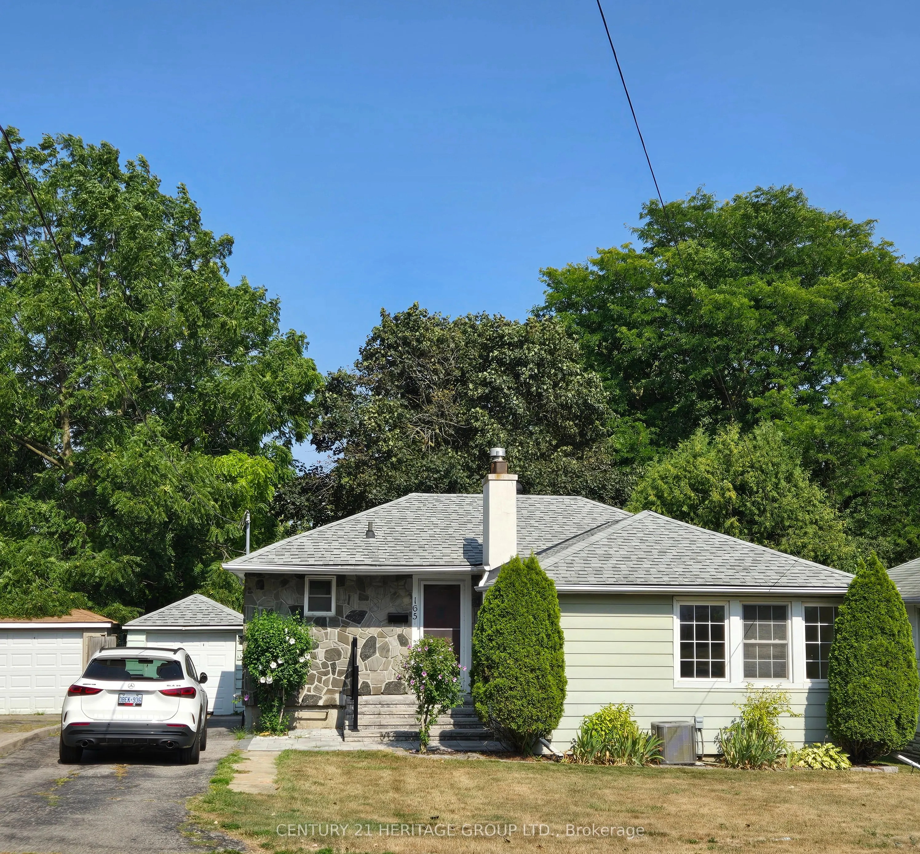 165 Church Street S