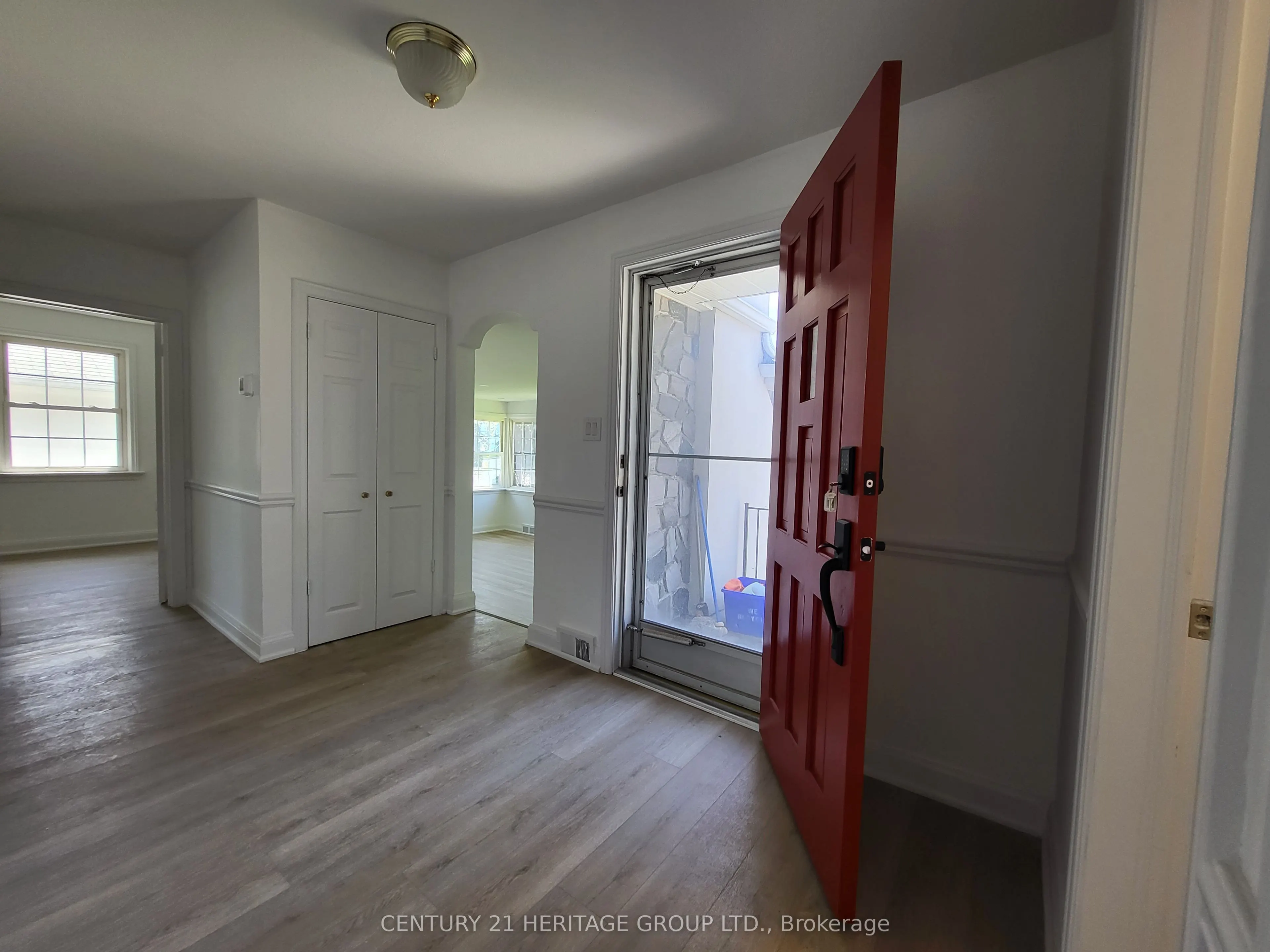 165 Church Street S
