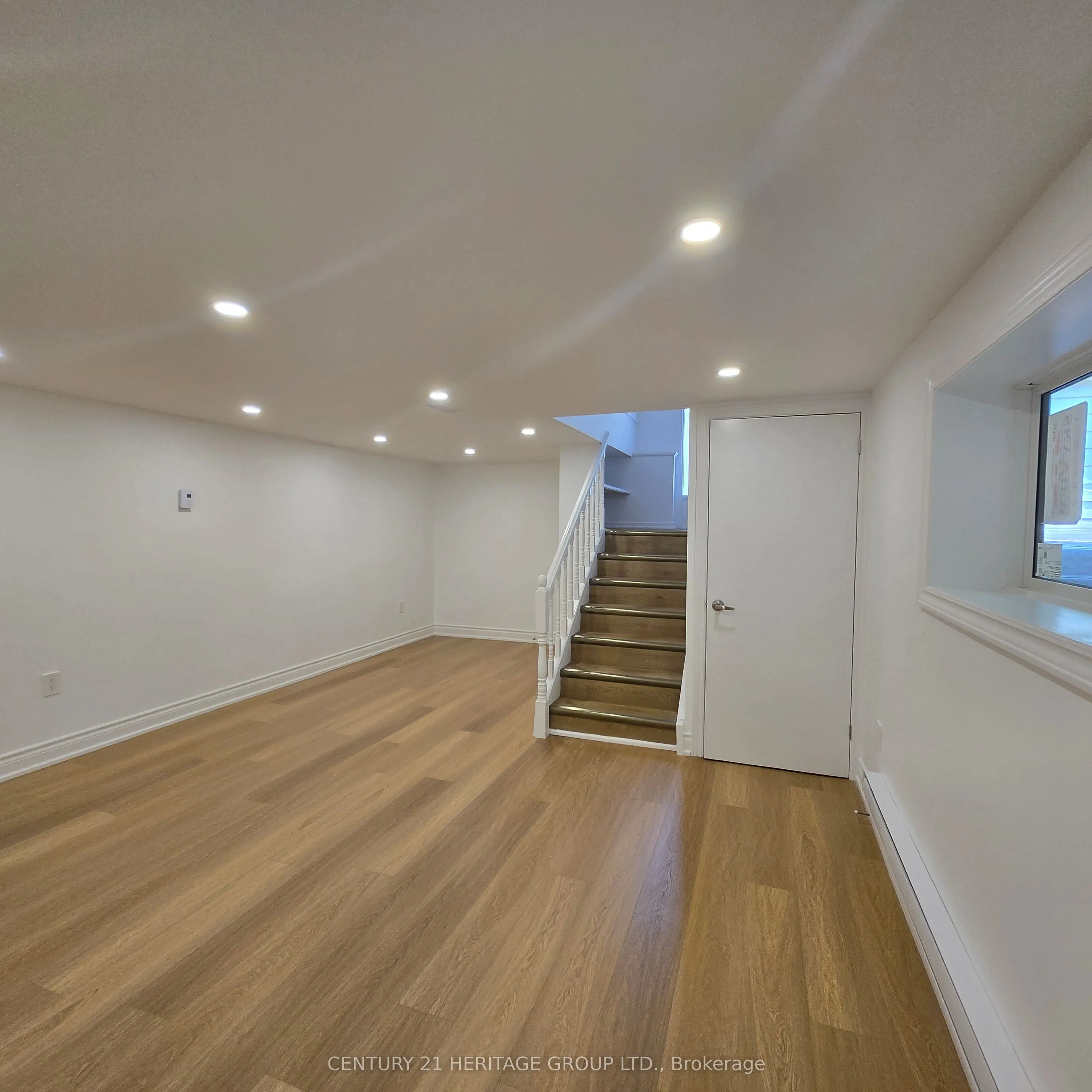 165 Church Street S