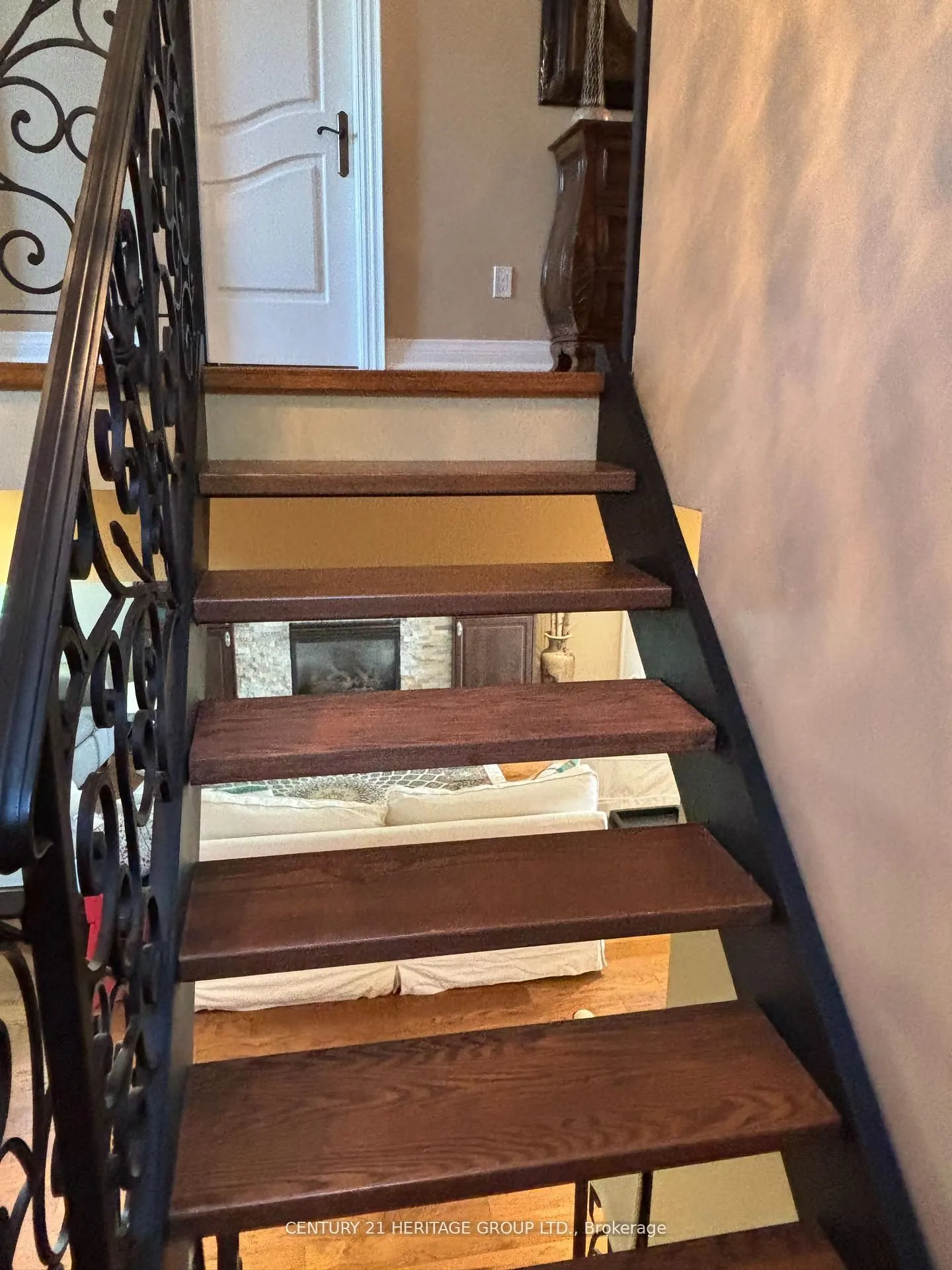 12020 Woodbine Avenue