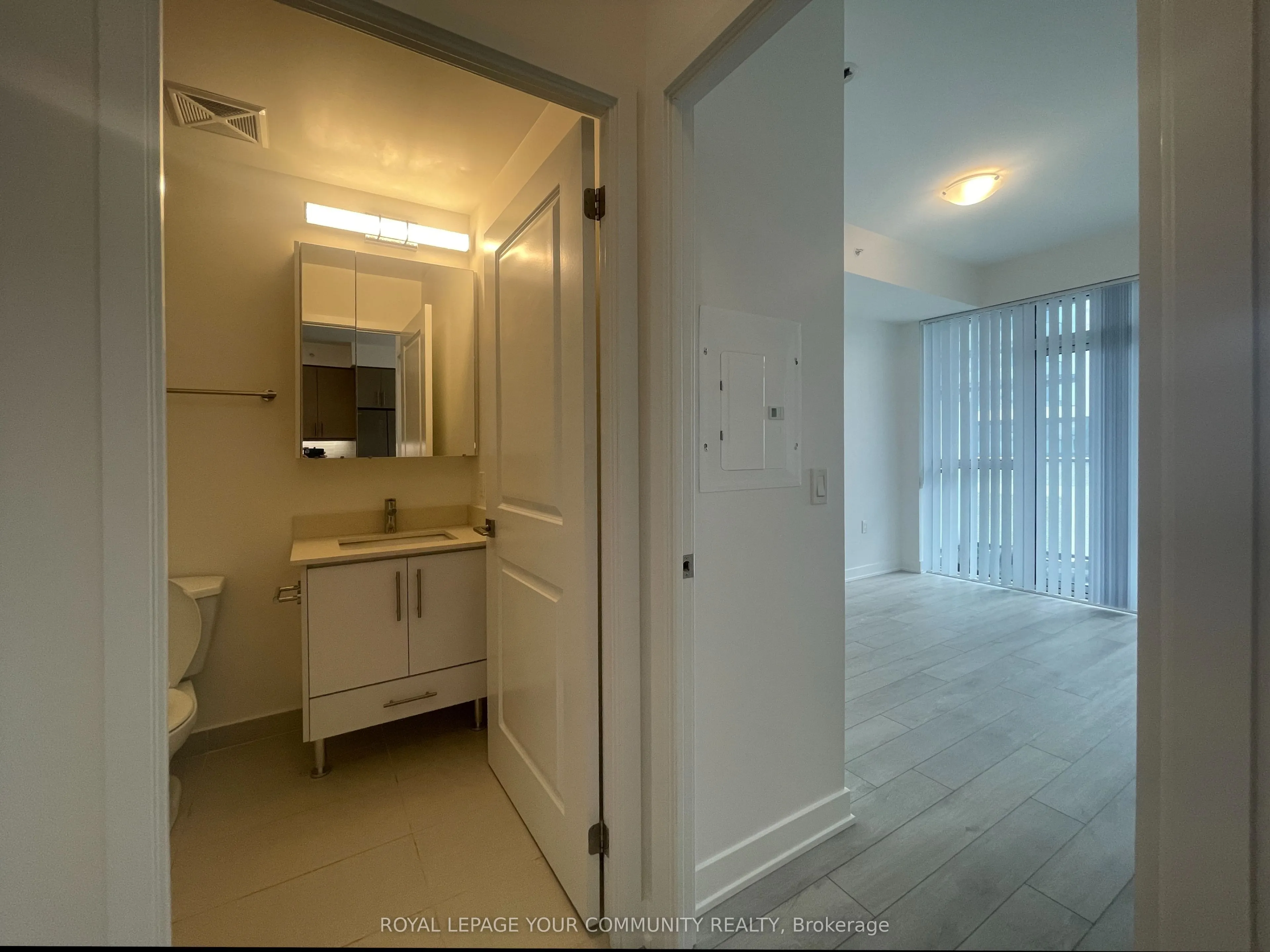 75 Oneida Crescent, #1112