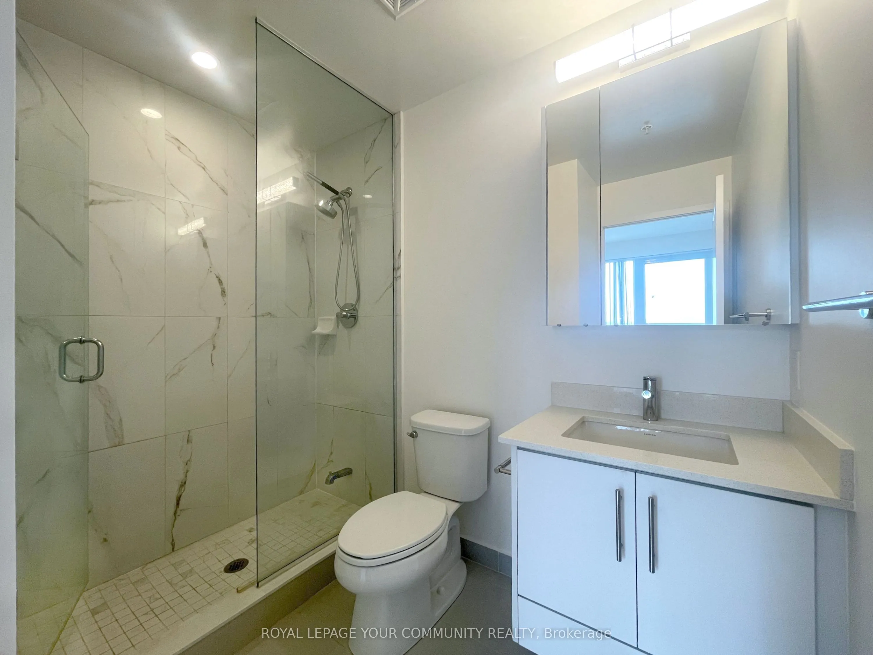 75 Oneida Crescent, #1112