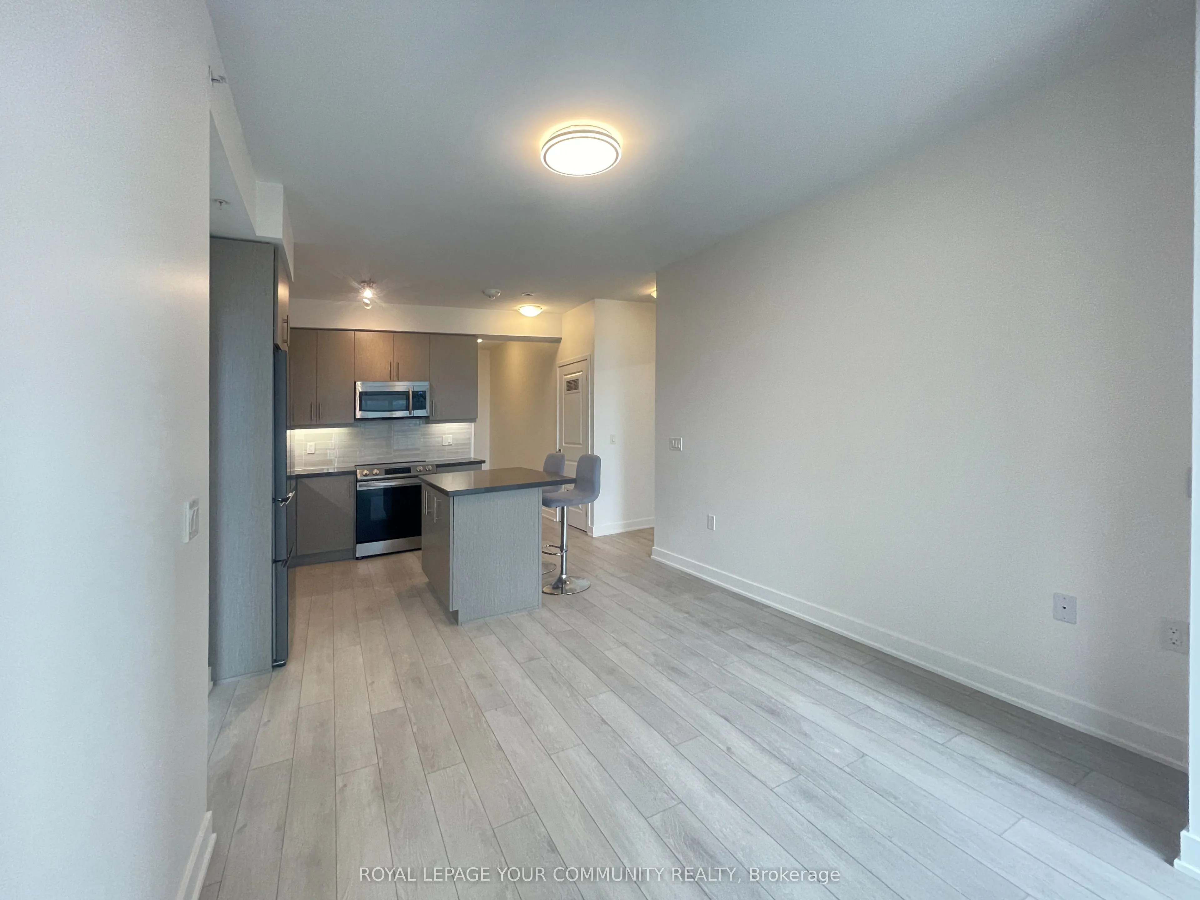 75 Oneida Crescent, #1112