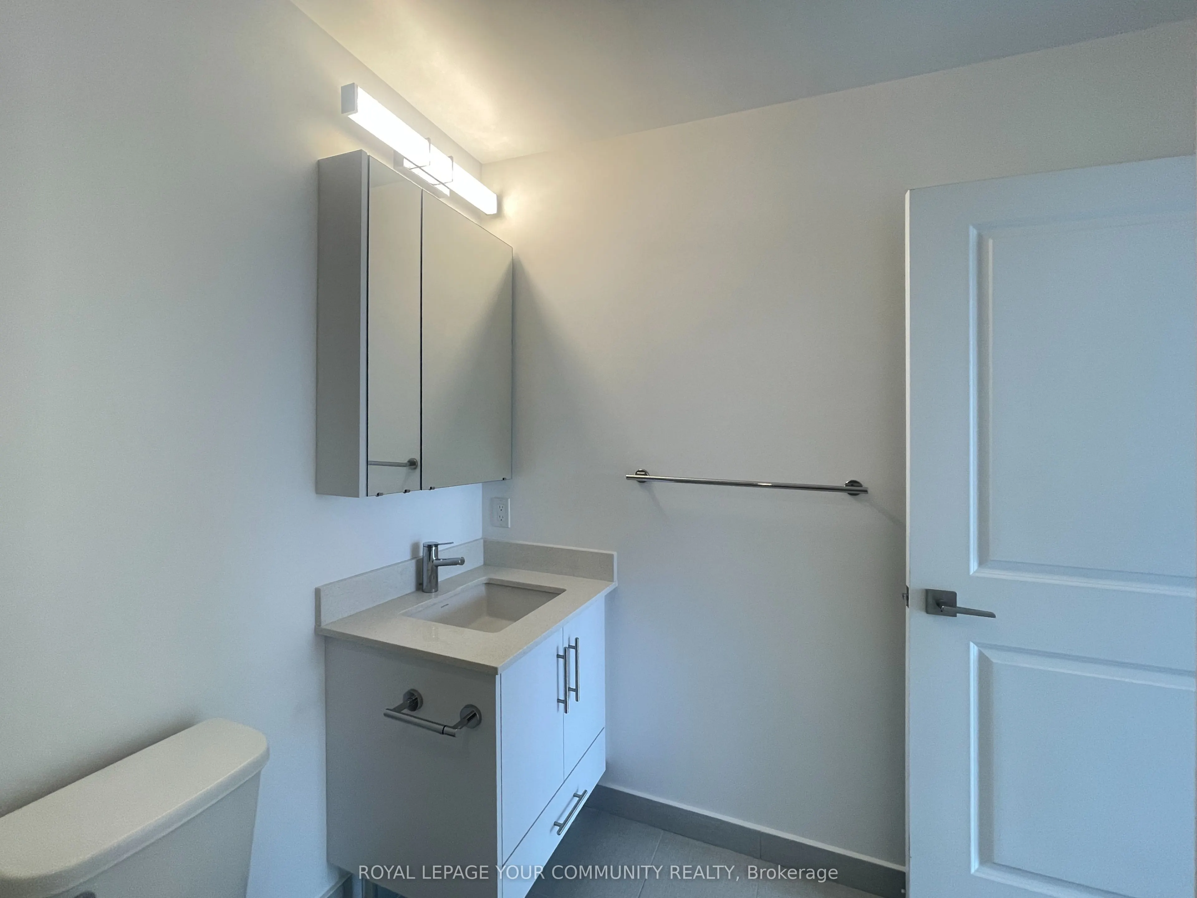 75 Oneida Crescent, #1112