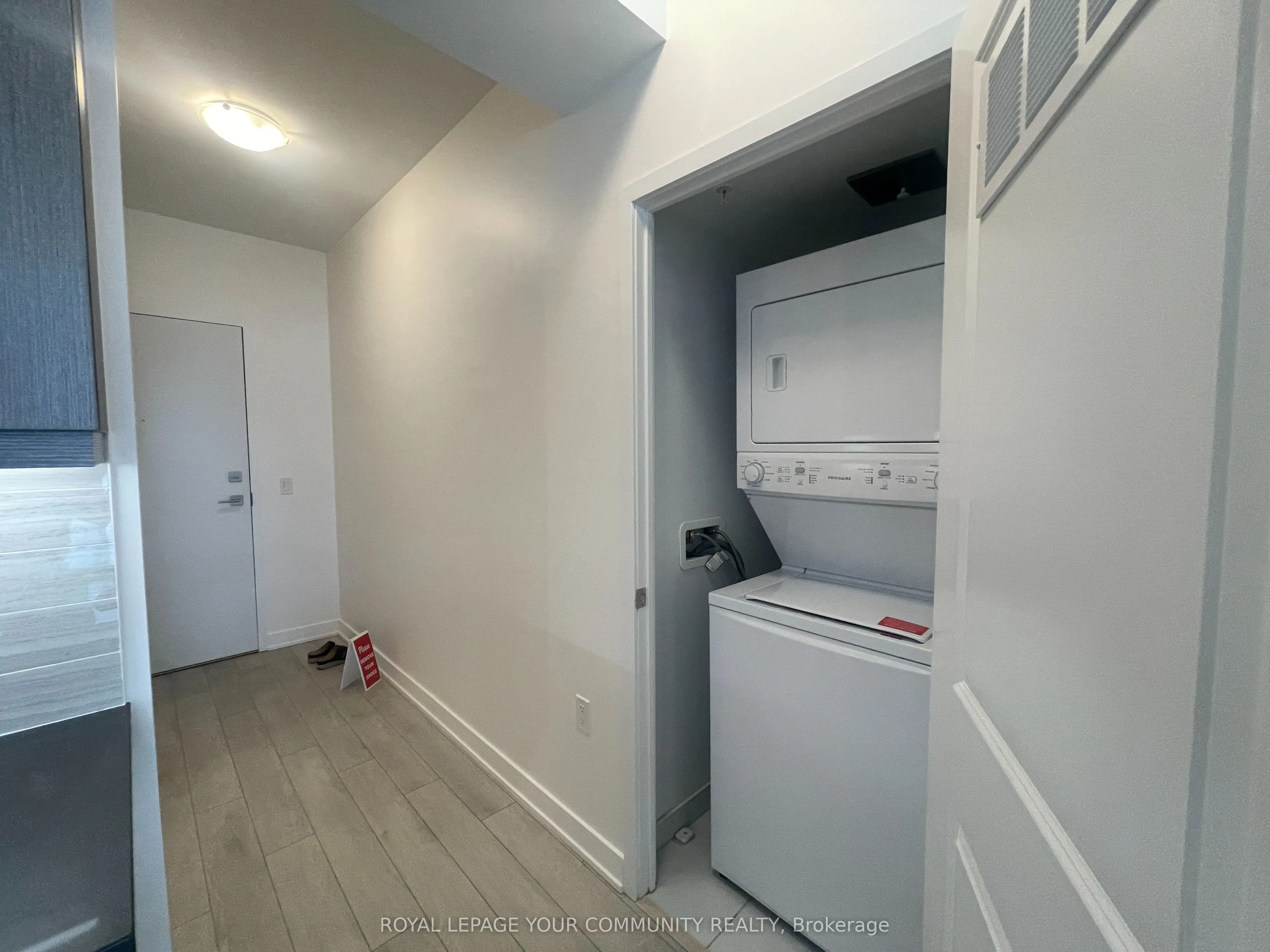 75 Oneida Crescent, #1112