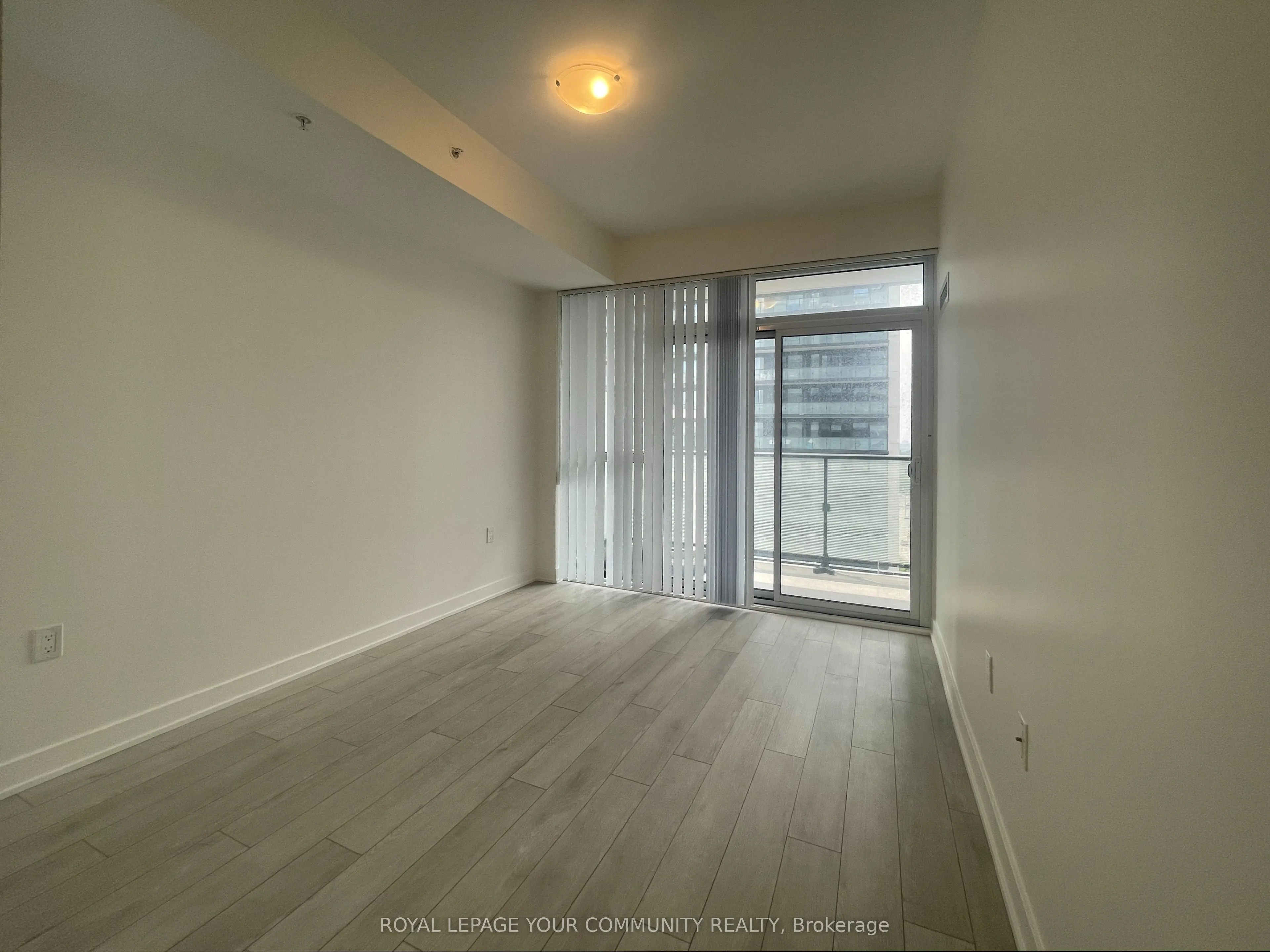 75 Oneida Crescent, #1112