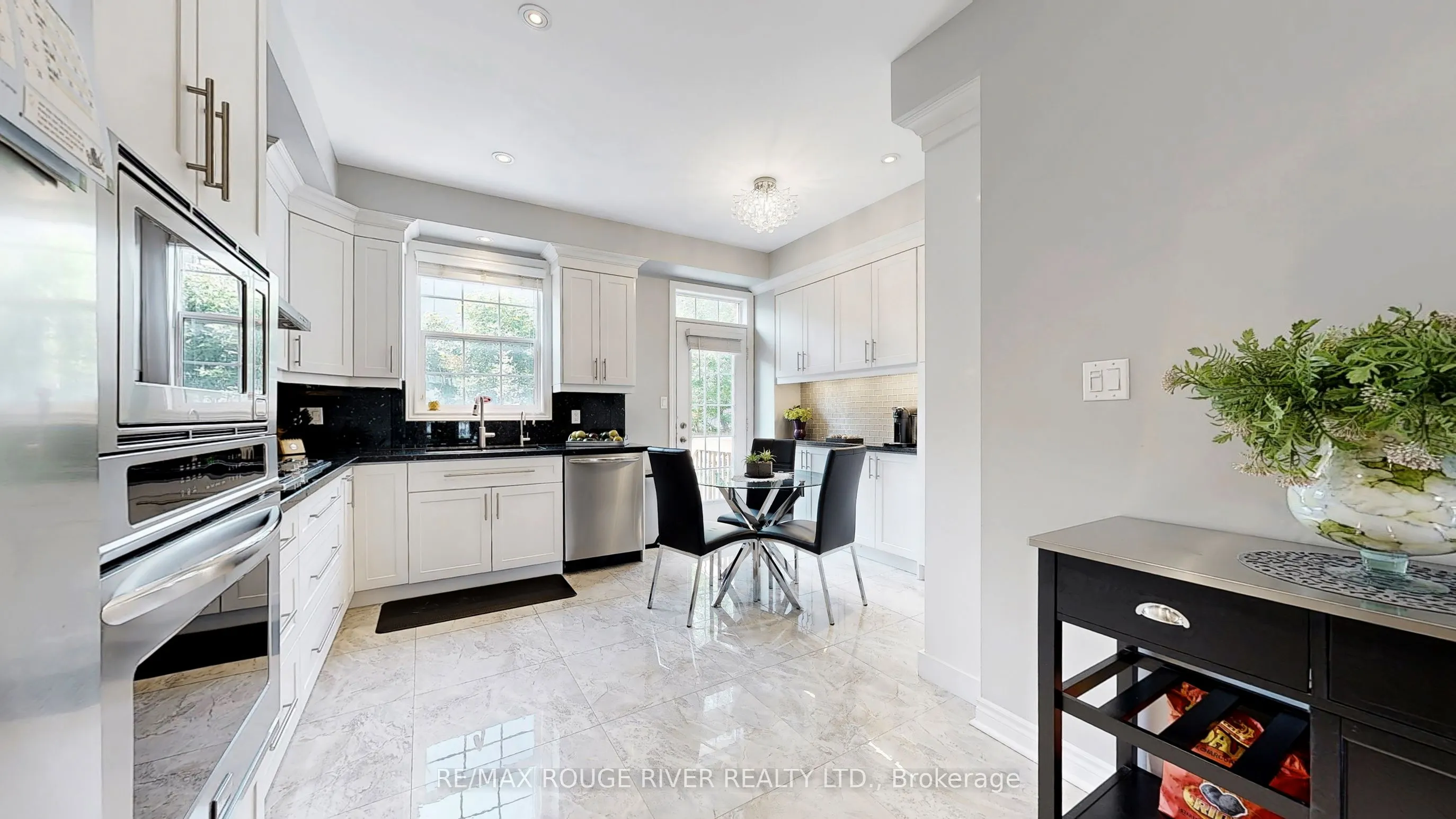 6 Leonard Street, #33