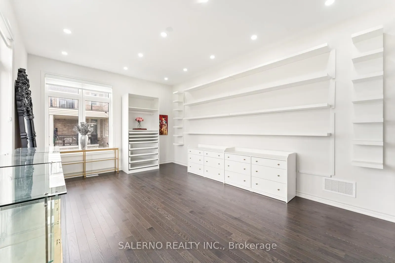 6 Magnolia Avenue