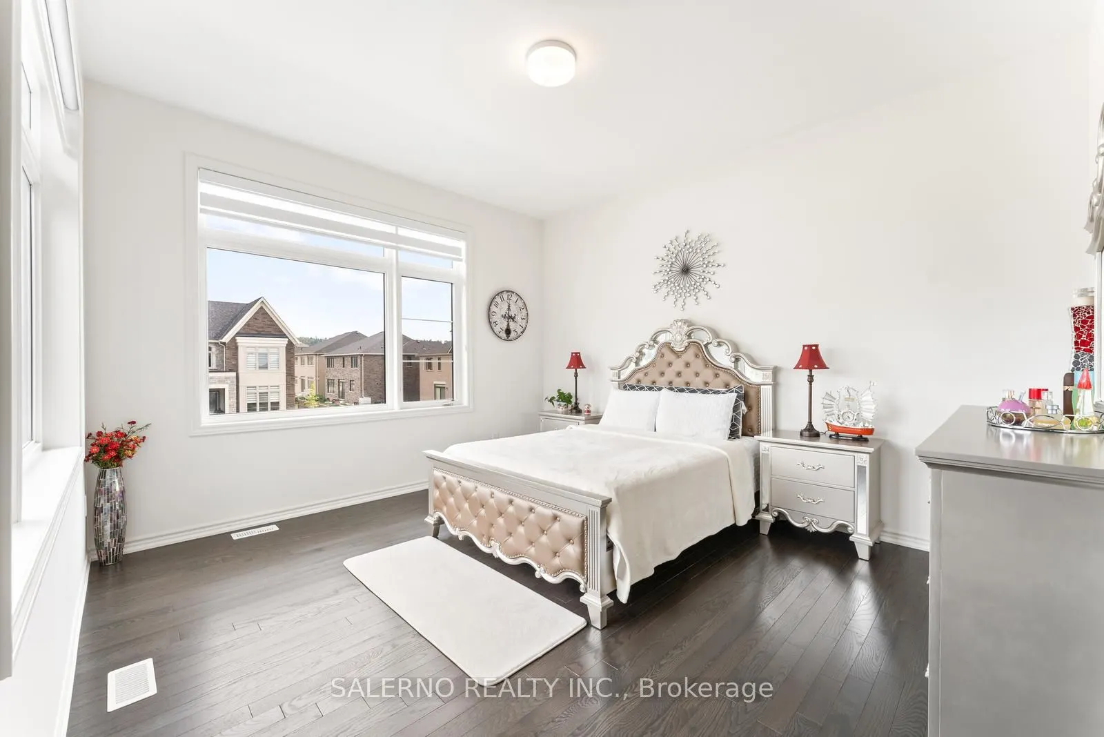 6 Magnolia Avenue