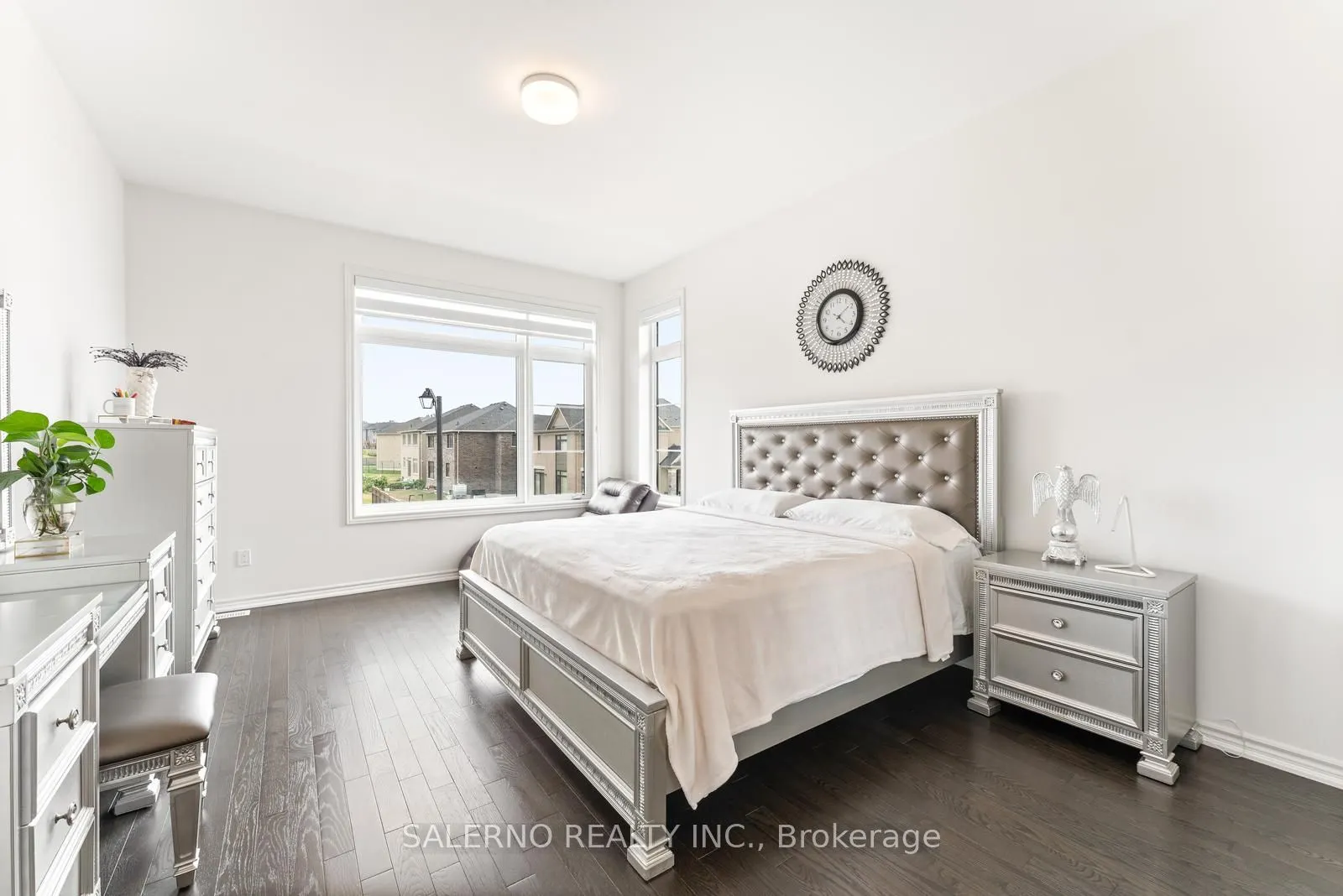 6 Magnolia Avenue