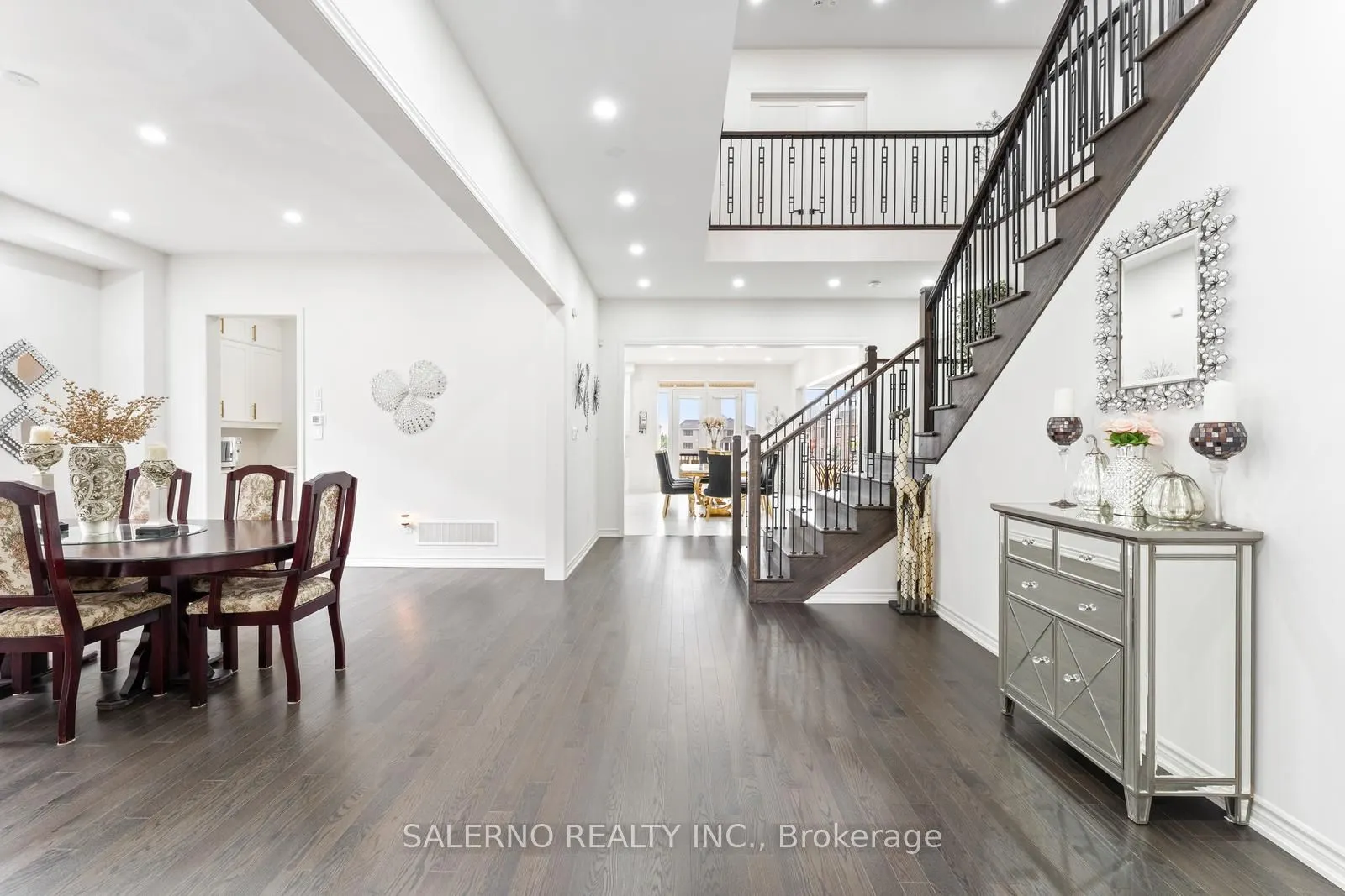 6 Magnolia Avenue