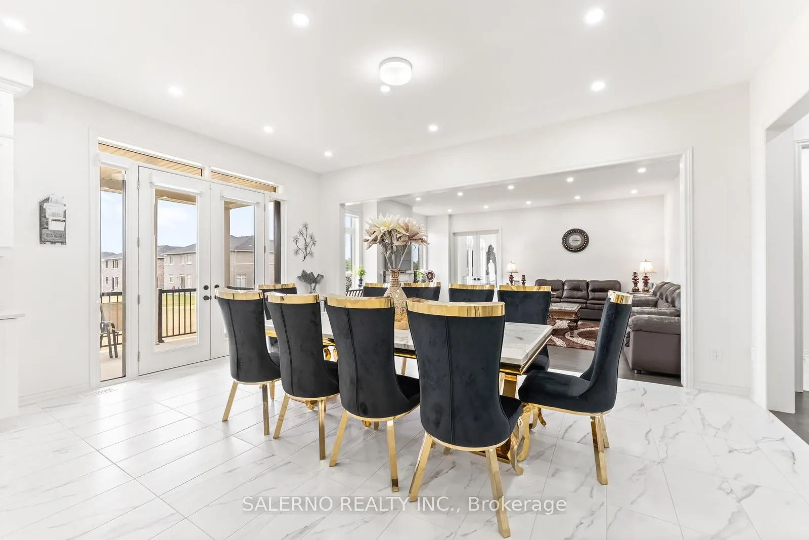6 Magnolia Avenue