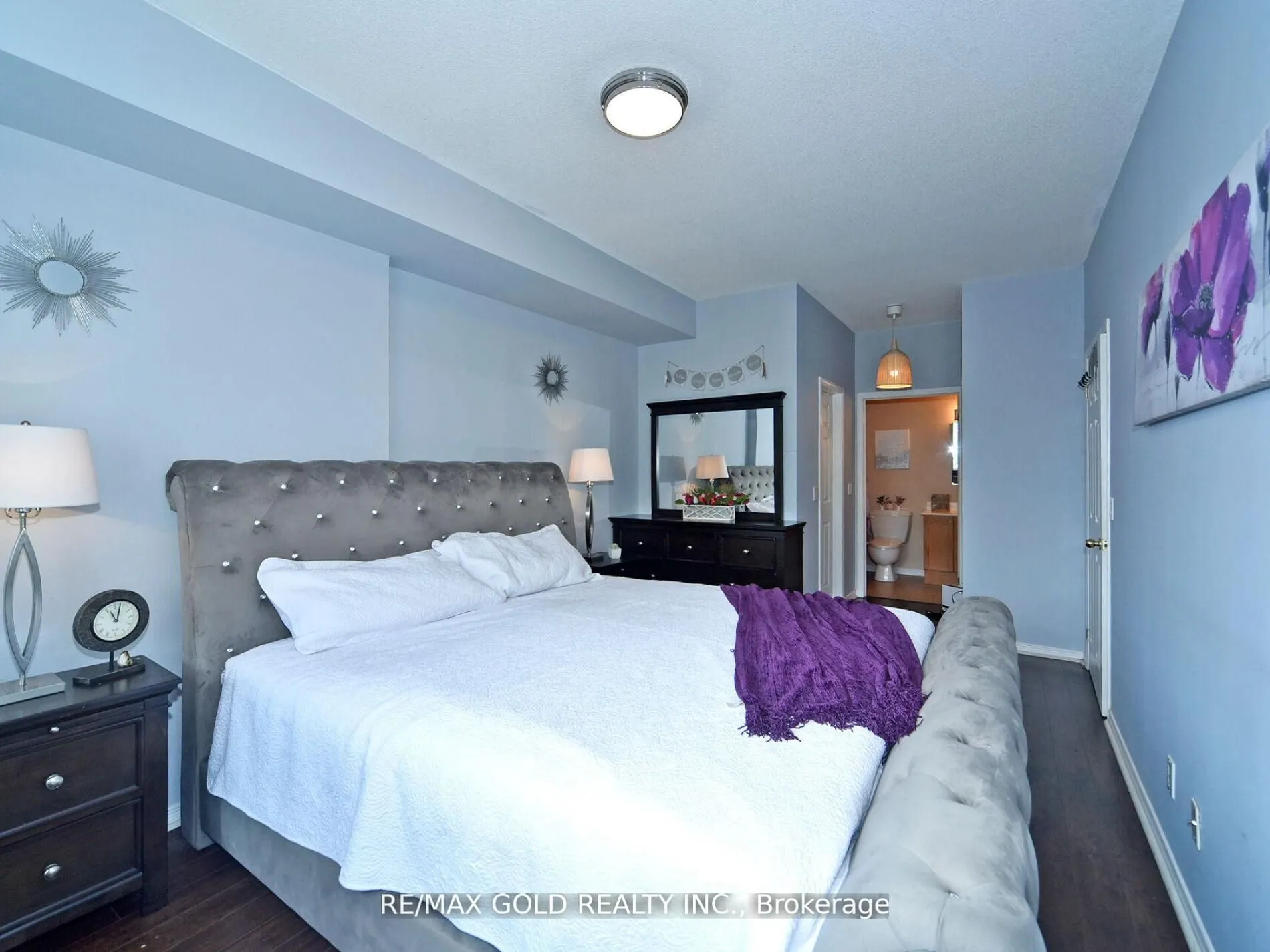 2 Maison Parc Court, #404