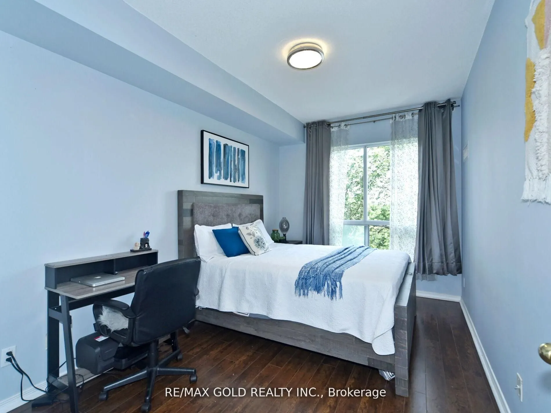 2 Maison Parc Court, #404