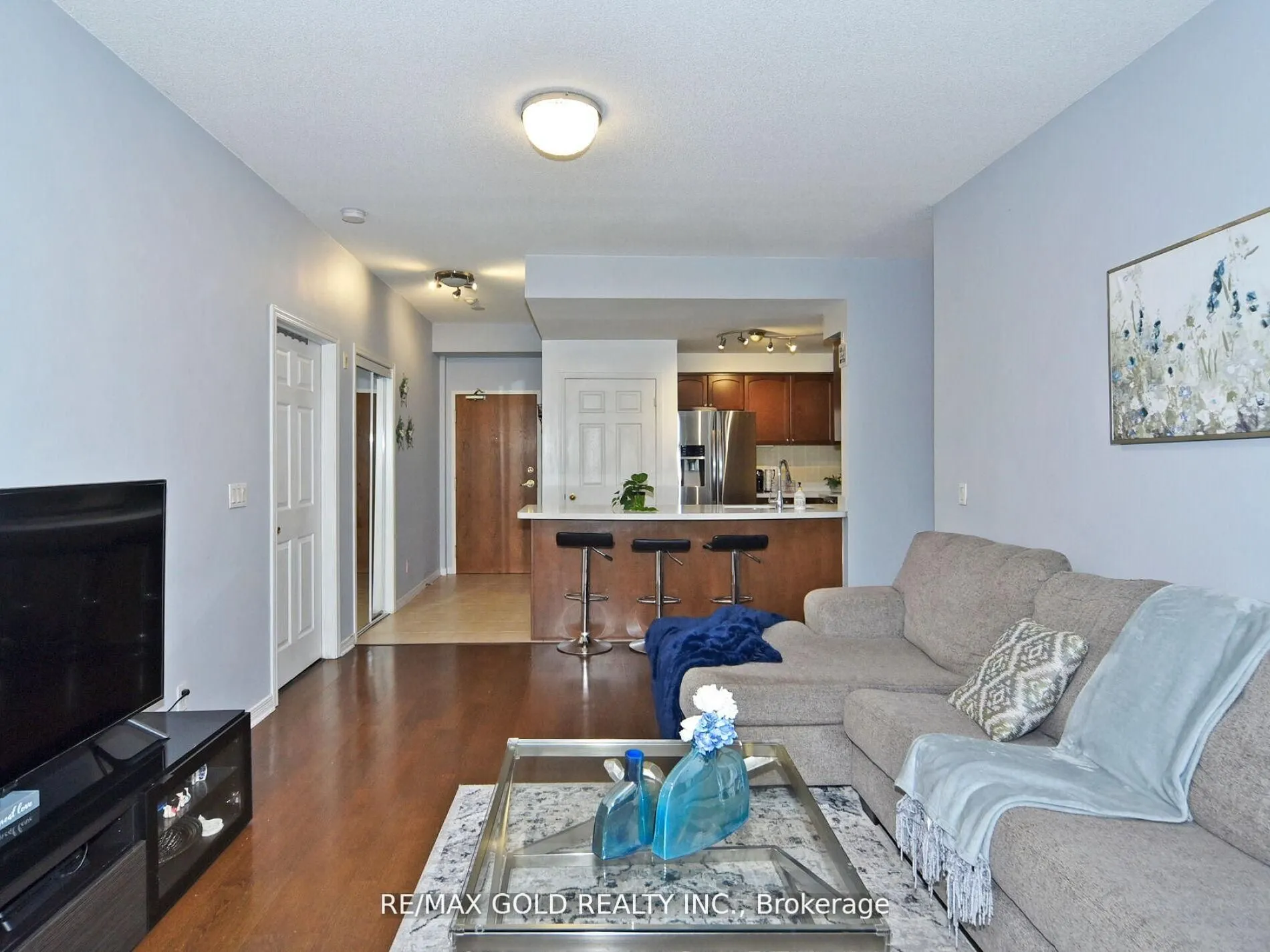 2 Maison Parc Court, #404
