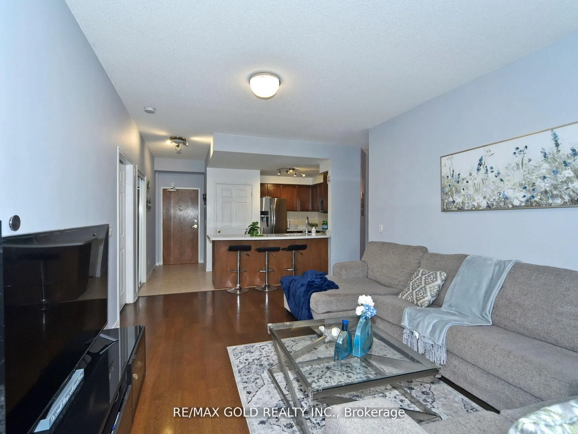 2 Maison Parc Court, #404