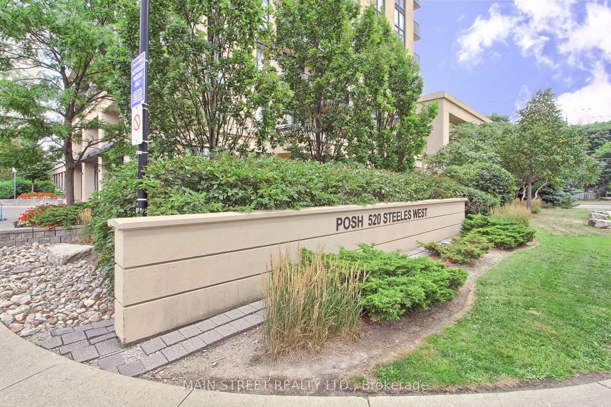 520 Steeles Avenue, #308