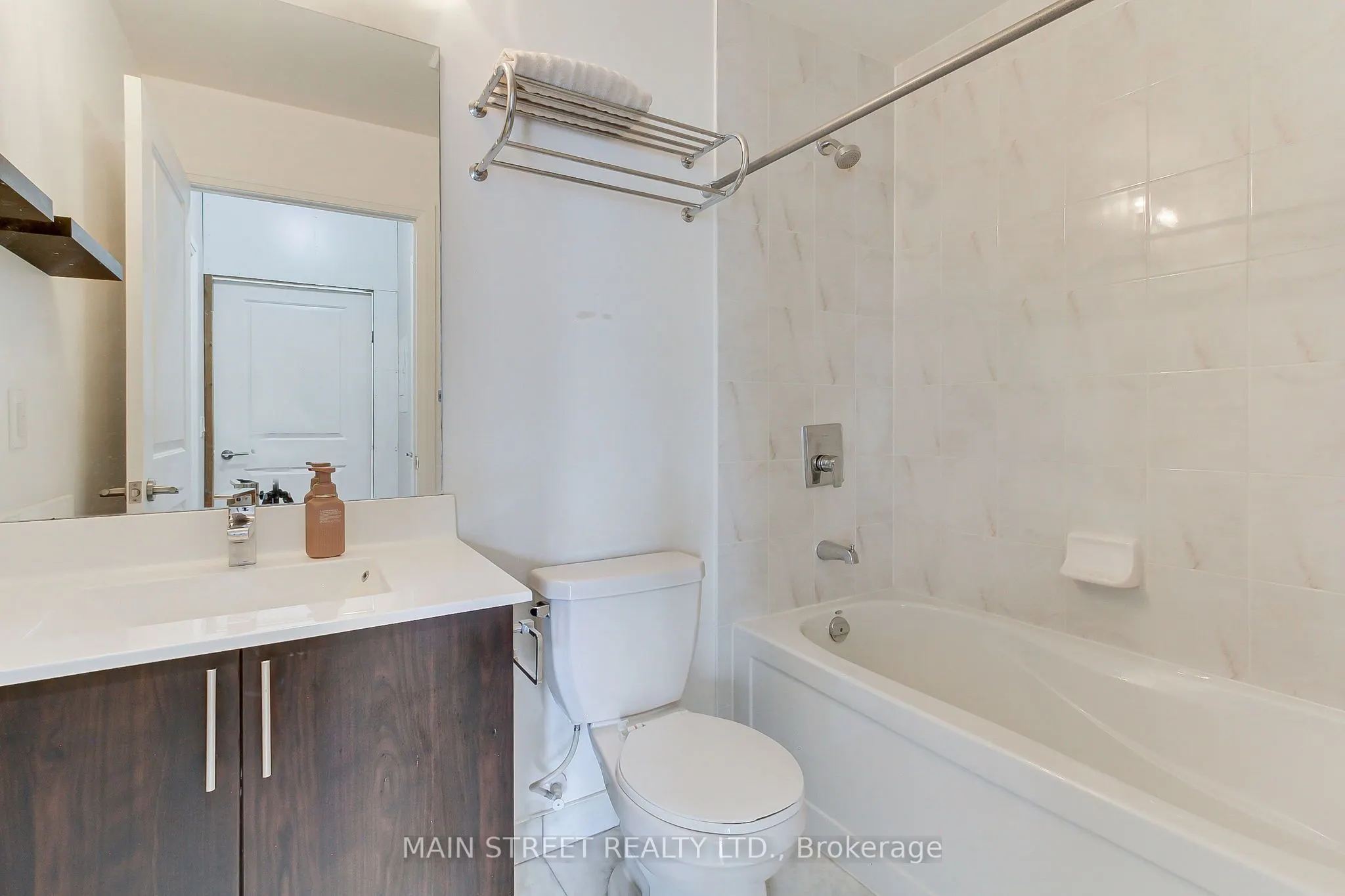 520 Steeles Avenue, #308