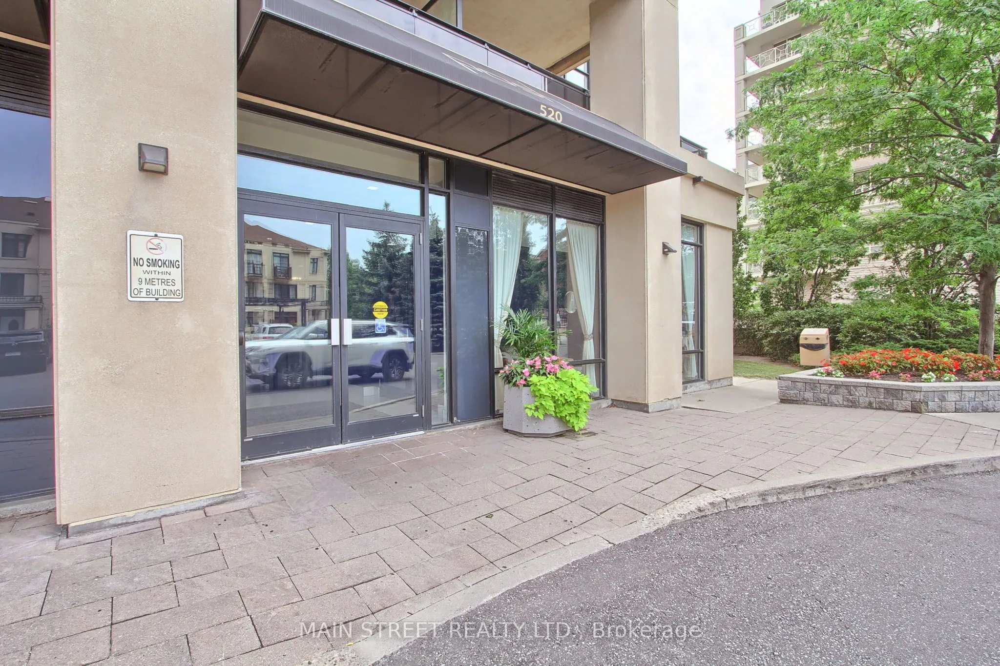 520 Steeles Avenue, #308