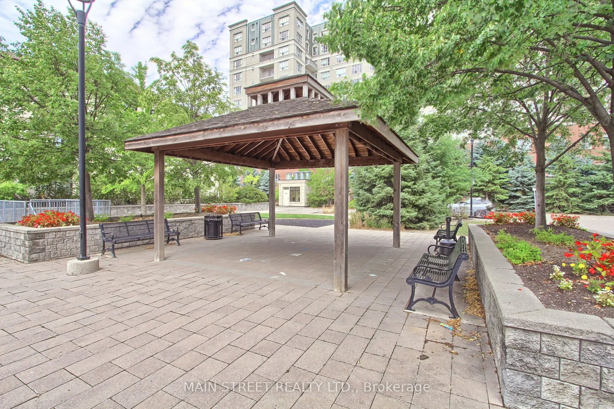 520 Steeles Avenue, #308