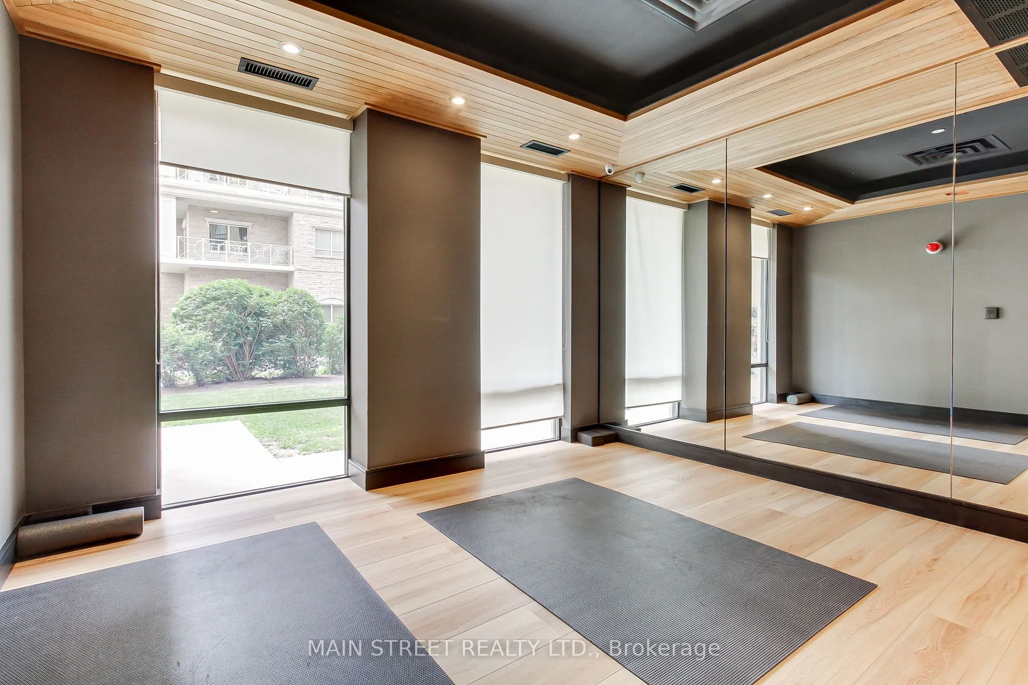 520 Steeles Avenue, #308