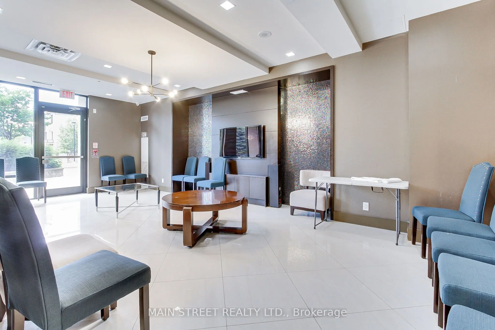 520 Steeles Avenue, #308