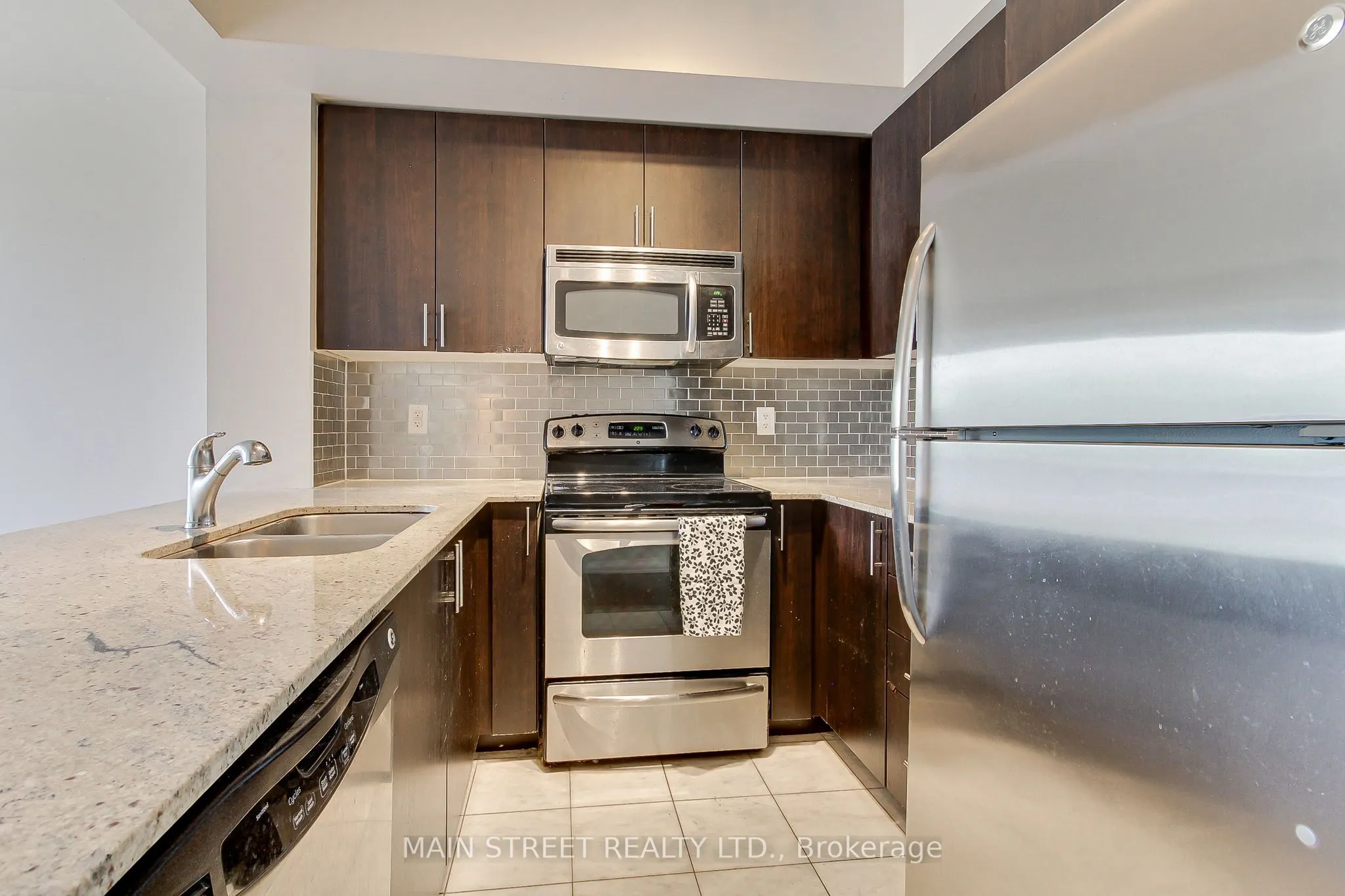 520 Steeles Avenue, #308