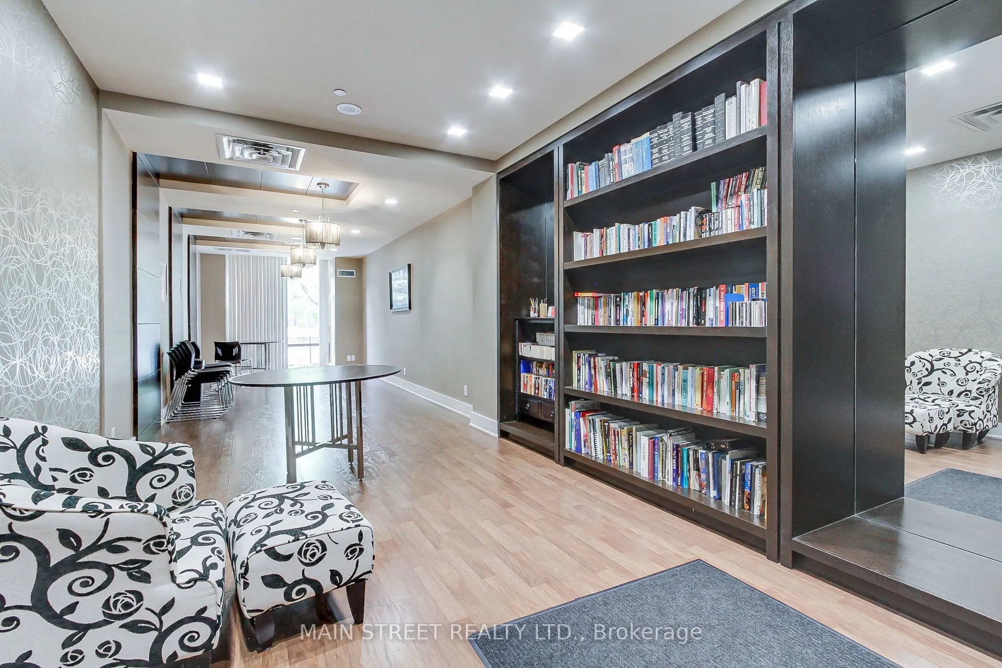520 Steeles Avenue, #308