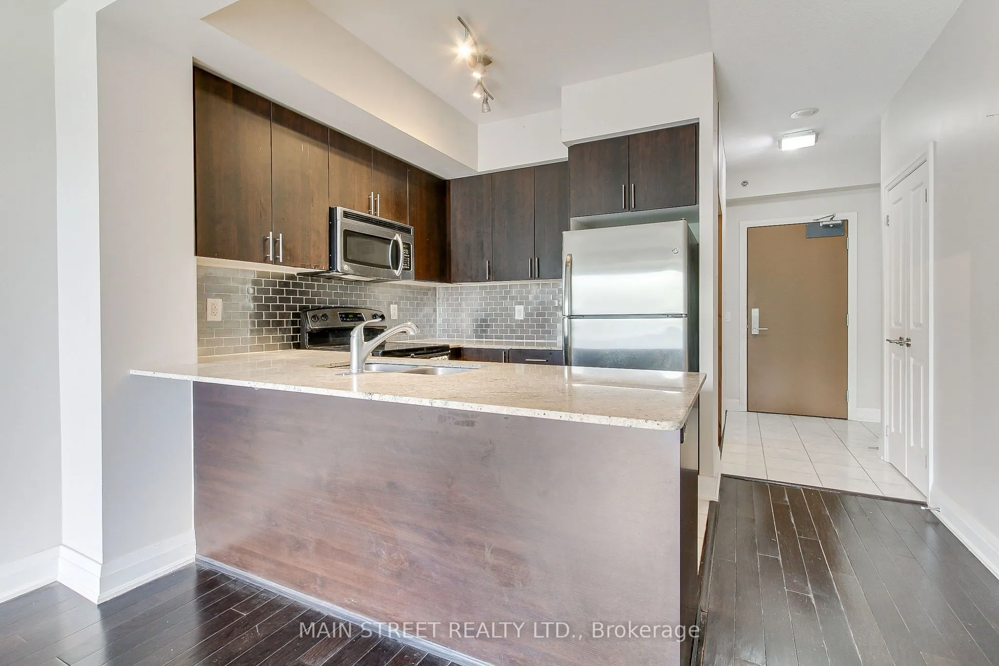 520 Steeles Avenue, #308