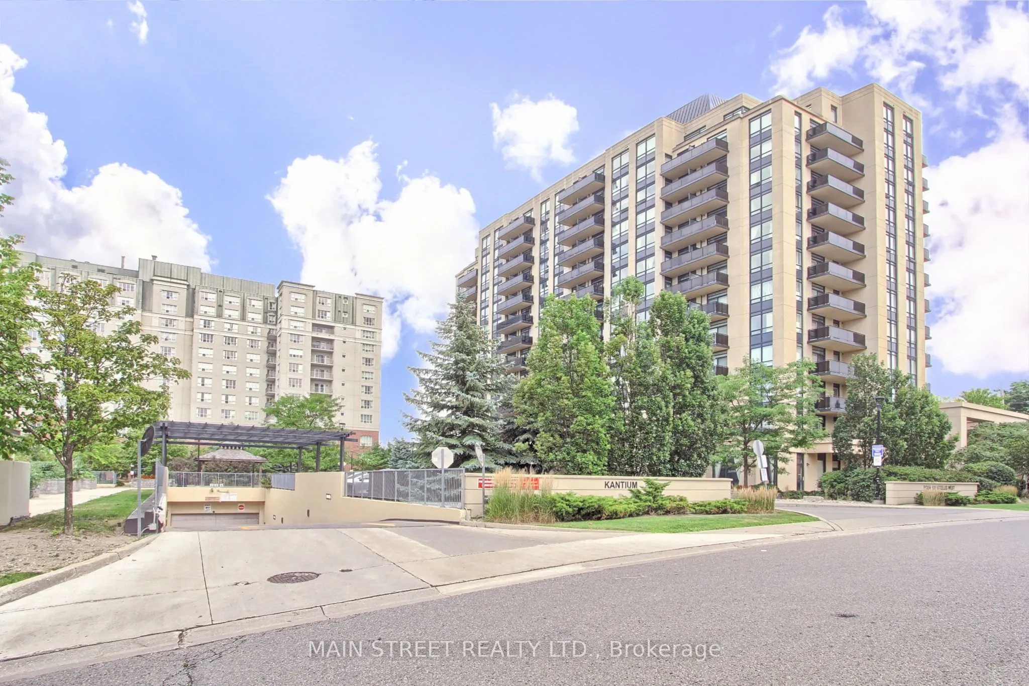 520 Steeles Avenue, #308