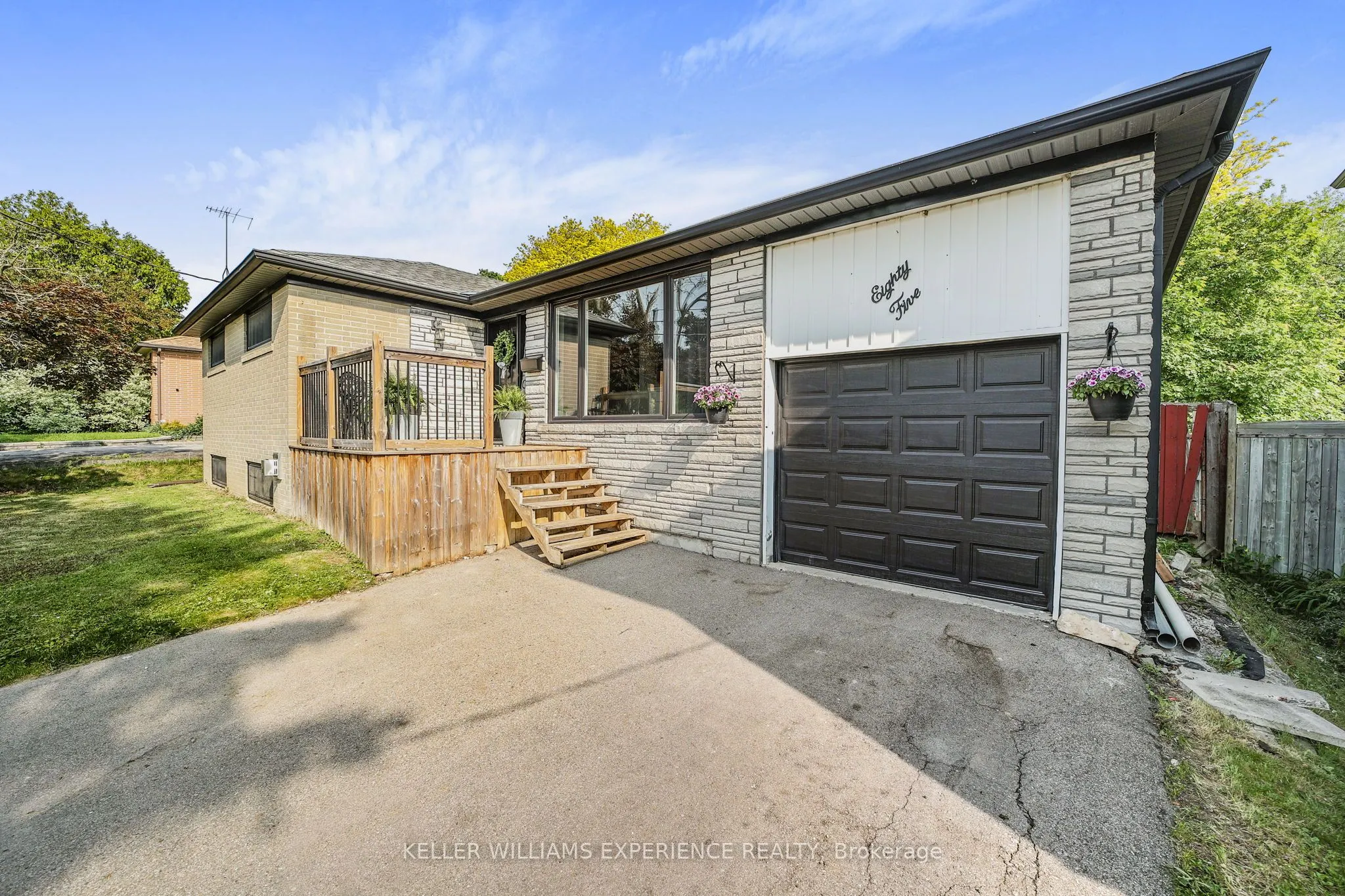 85 Gladman Avenue