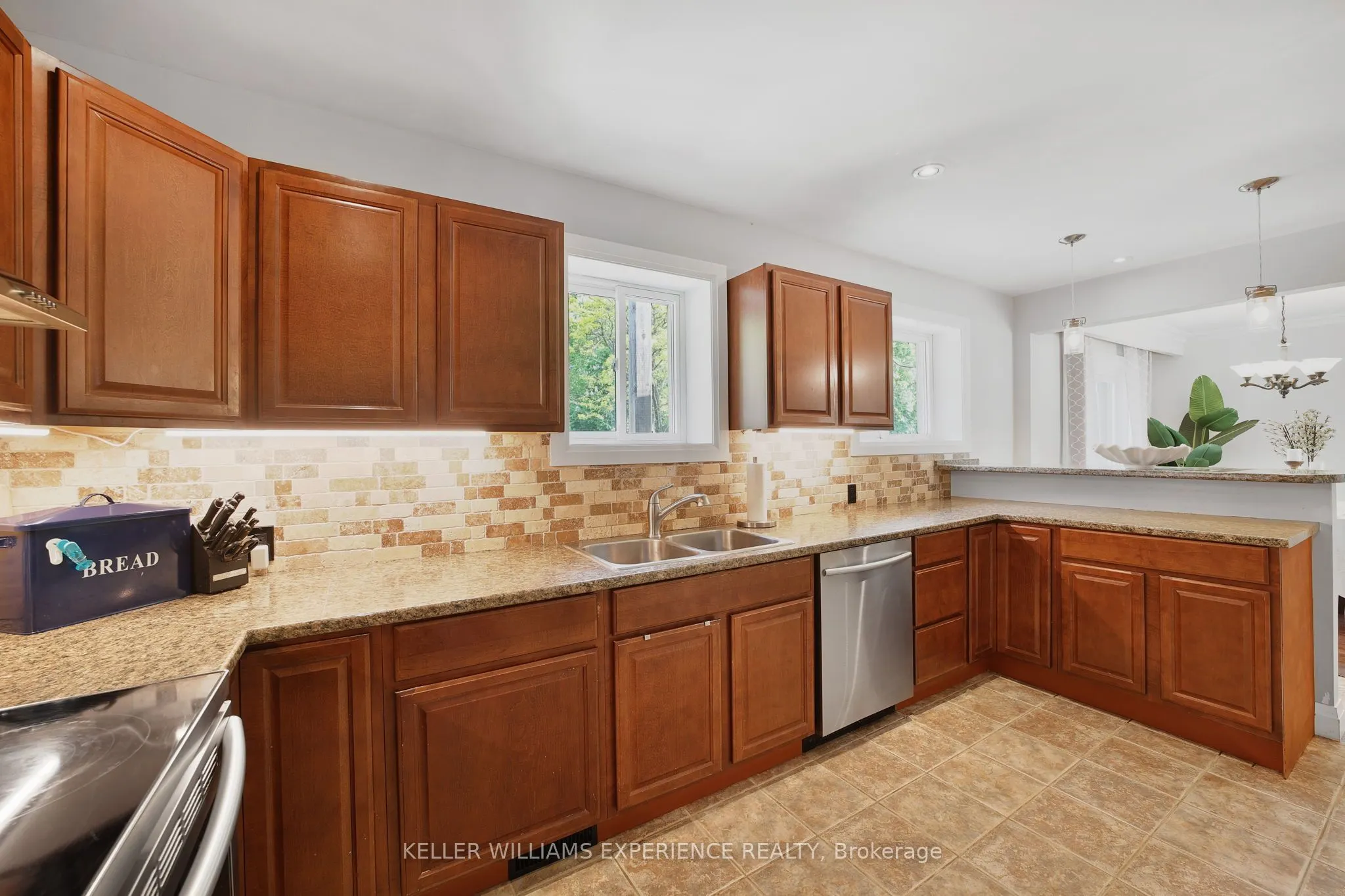 85 Gladman Avenue