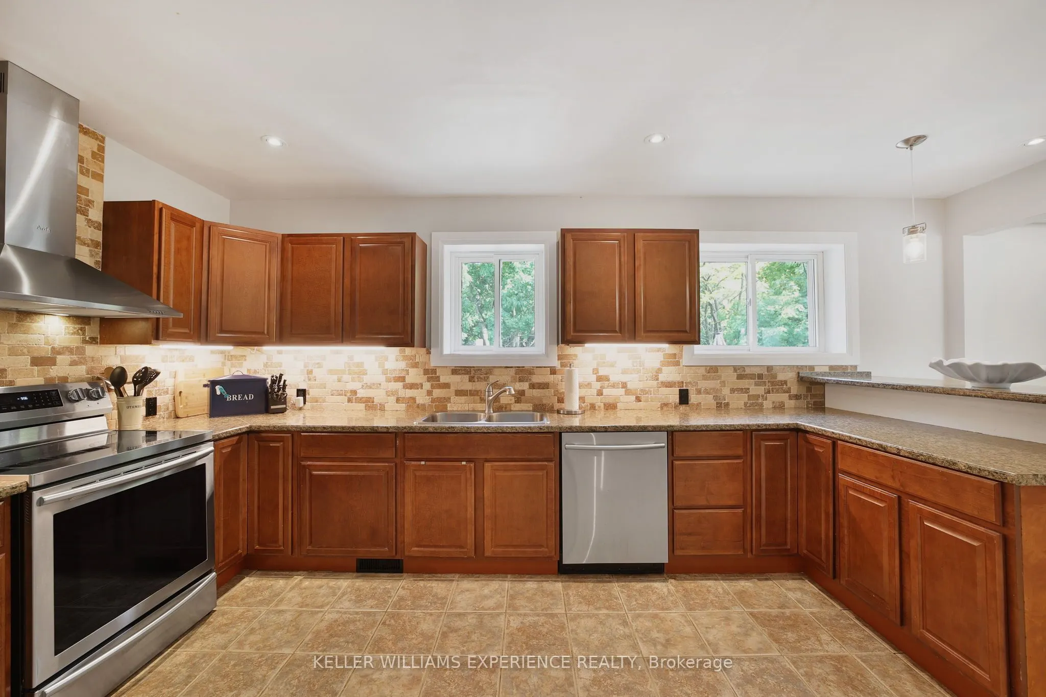 85 Gladman Avenue