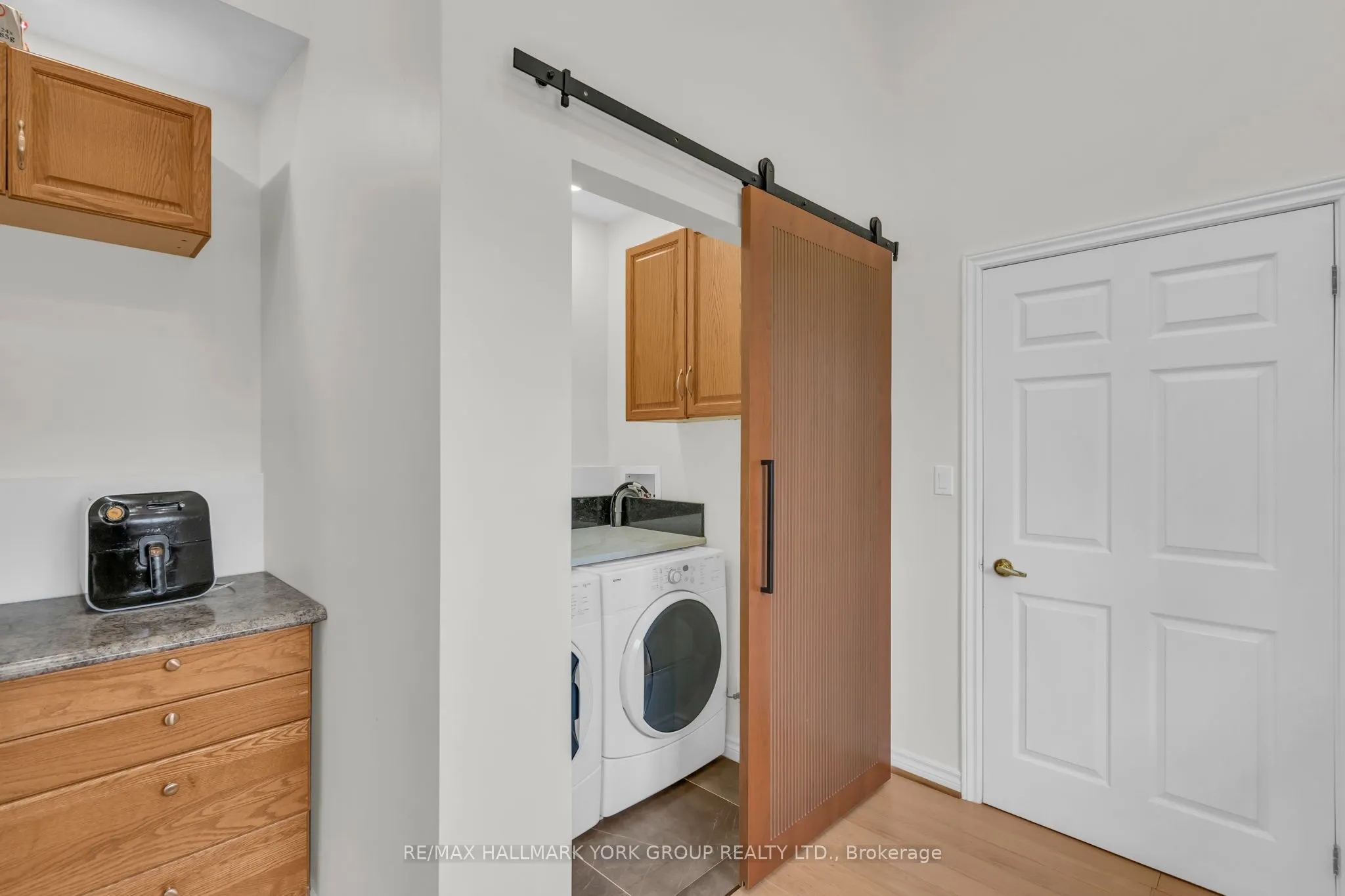 36 Ball Avenue E