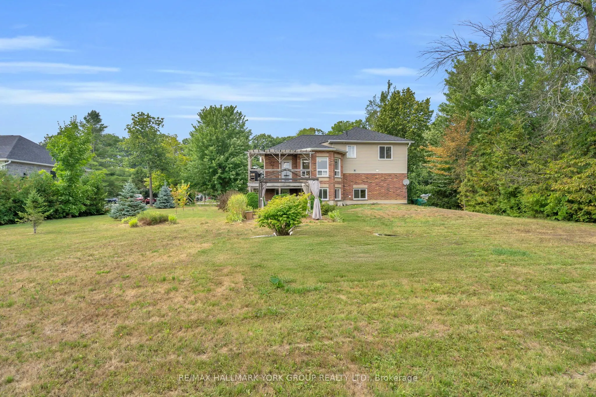 36 Ball Avenue E