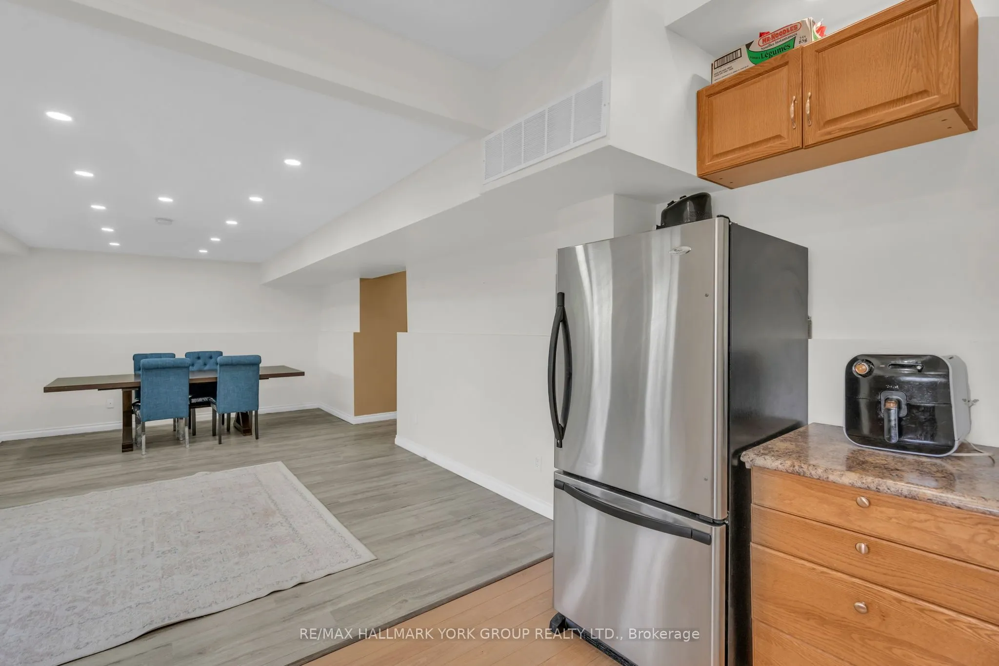 36 Ball Avenue E