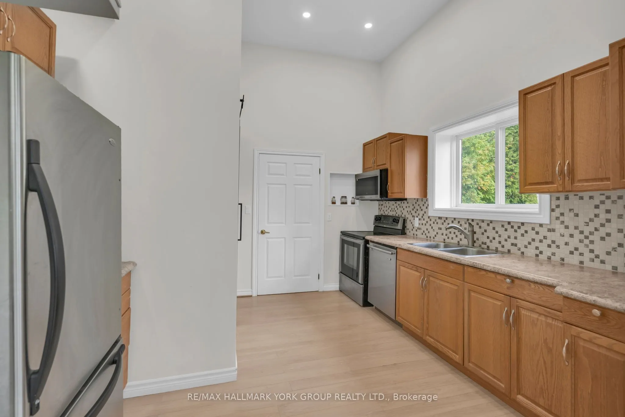 36 Ball Avenue E