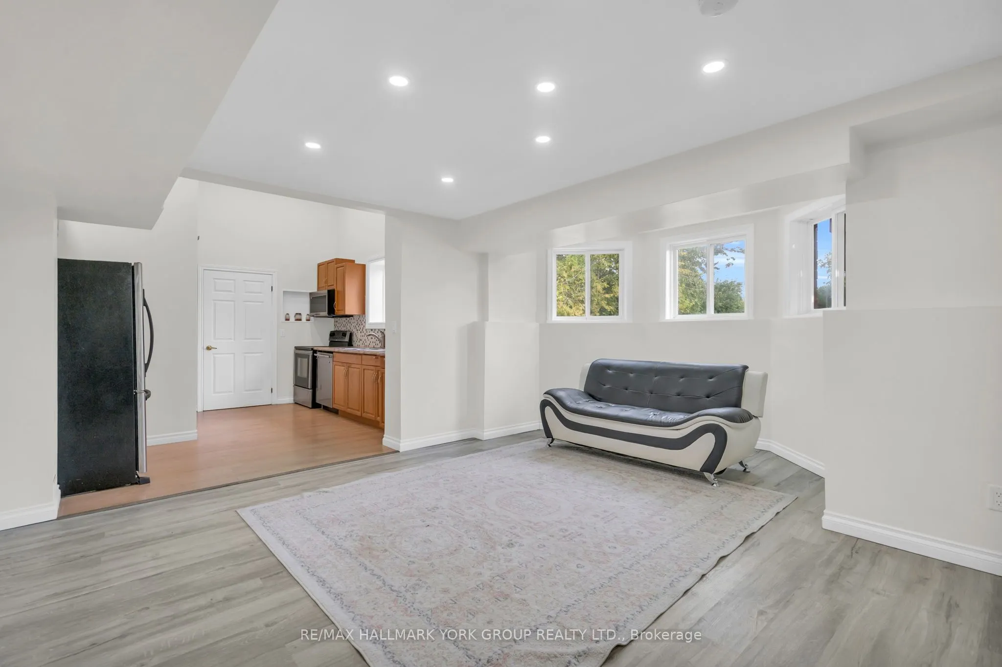 36 Ball Avenue E