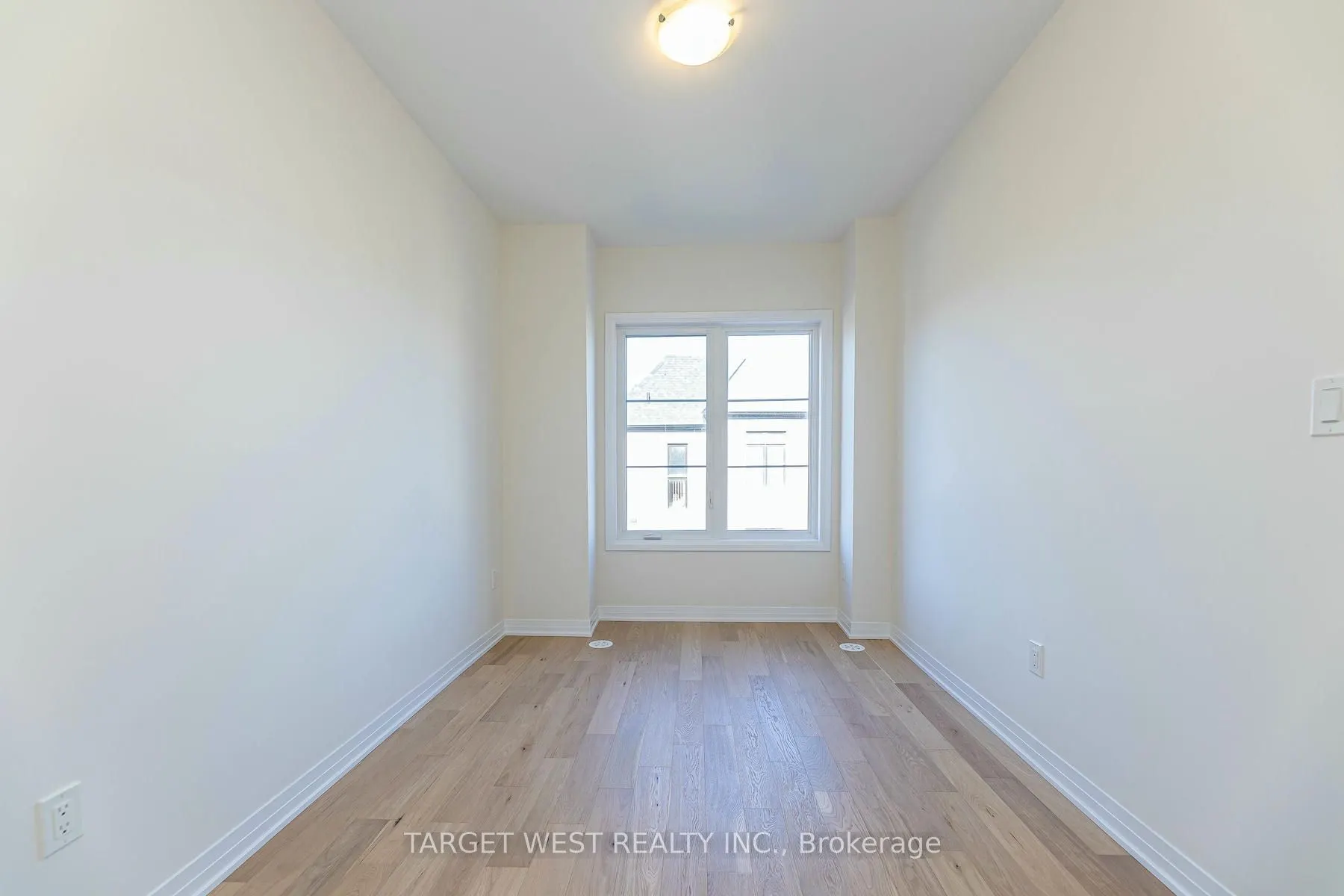 23 Archambault Way