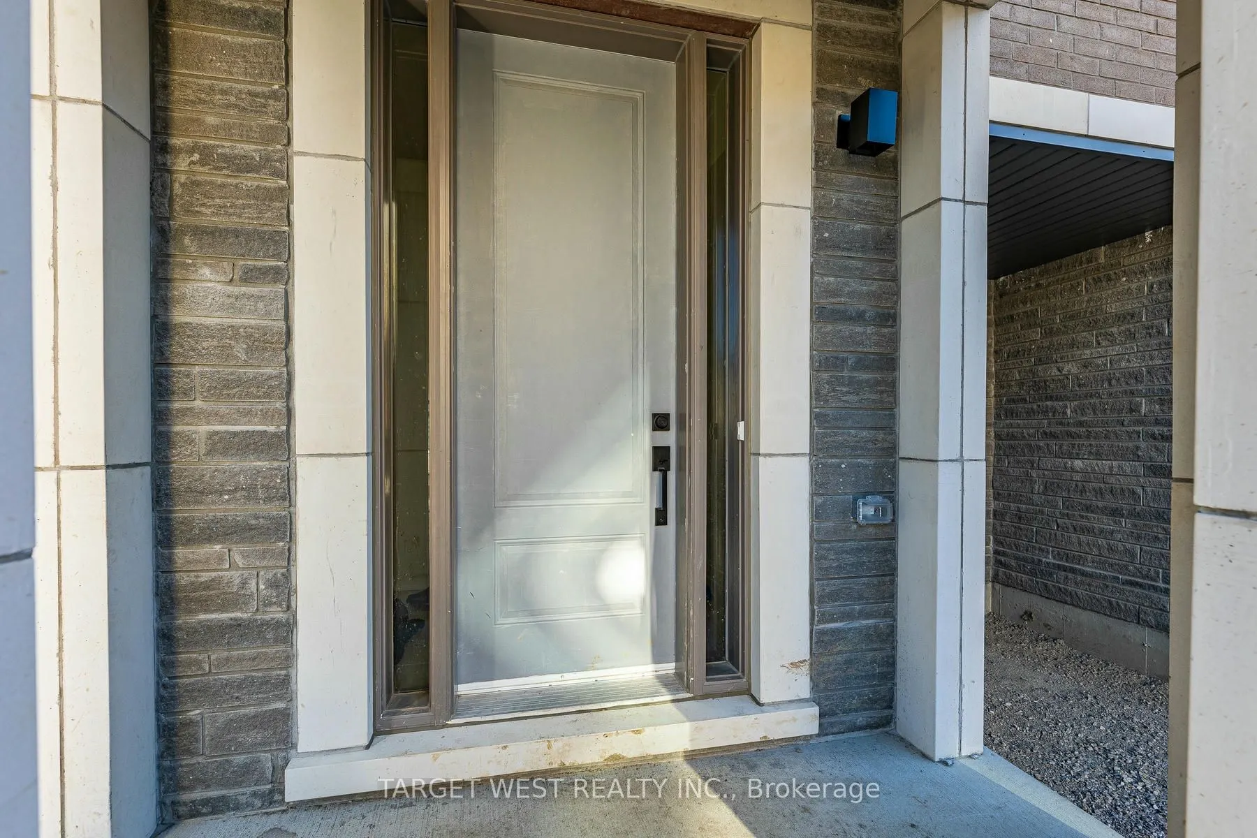 23 Archambault Way
