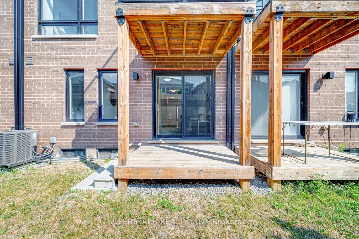 9 Benoit Street